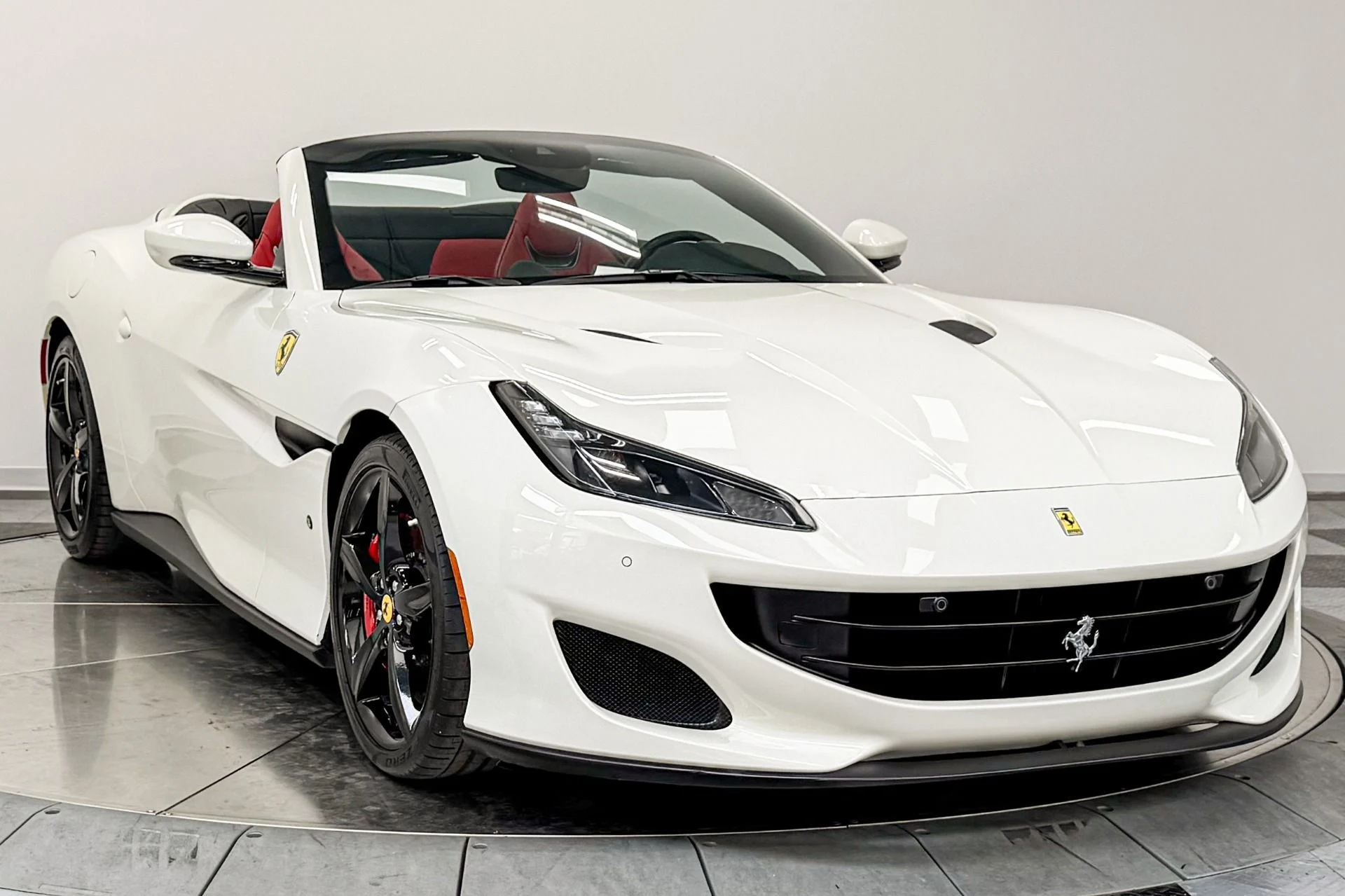 mph002_1691774819_Used_2020_Ferrari_Portofino_591_Horsepower_Two_Tone_Interior_1782839445_af70e205dd