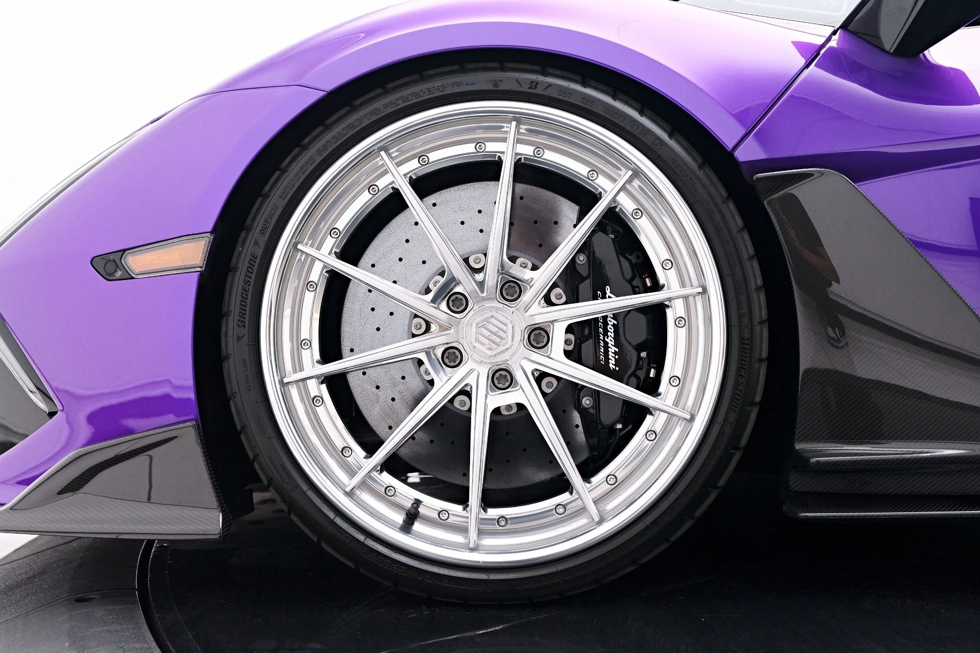 mph002_1697954038_Used_2024_Lamborghini_Revuelto_Base_1756862206_75d6b18f0d