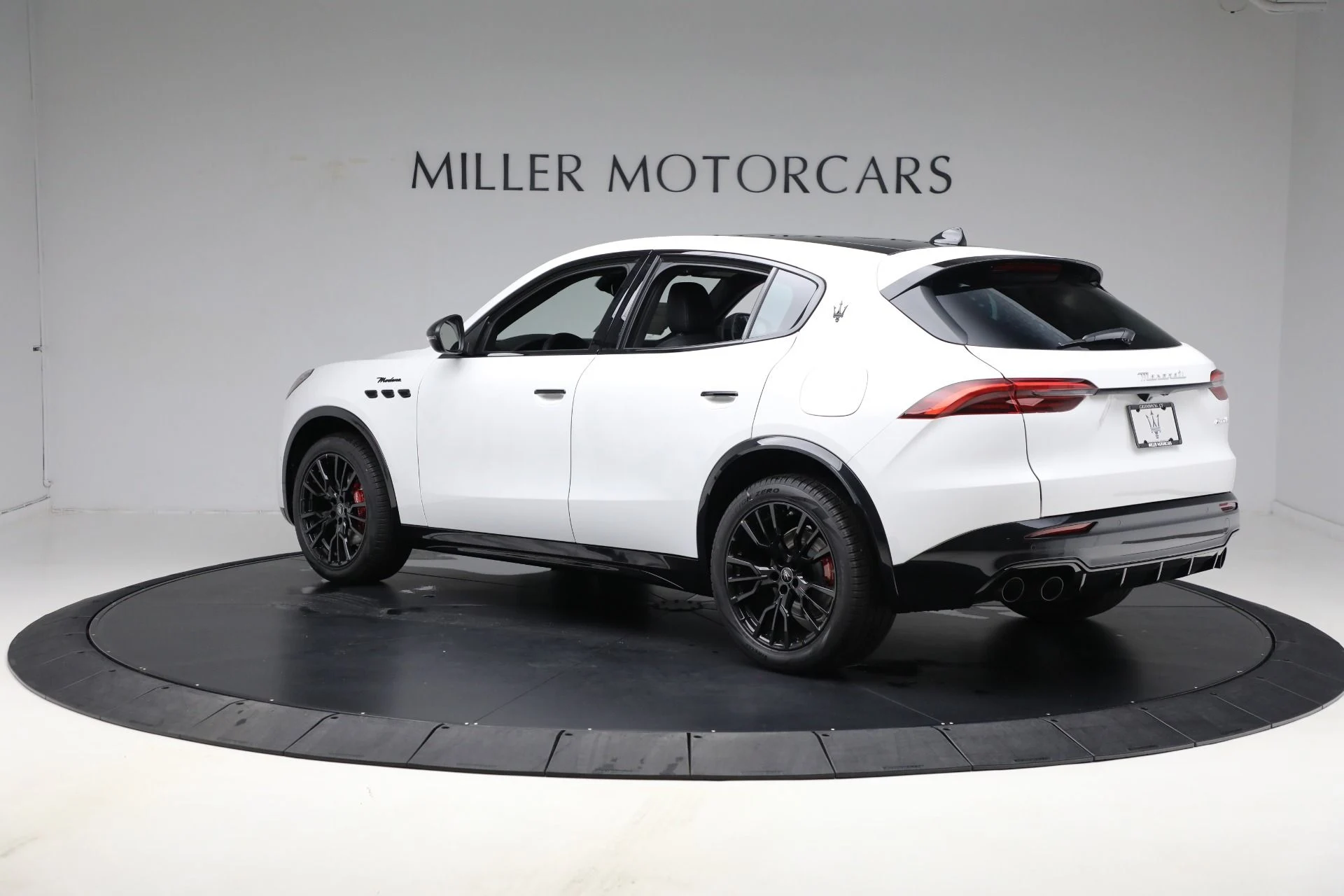 mph002_1699741125_New_2025_Maserati_Grecale_Modena_65a4e66328