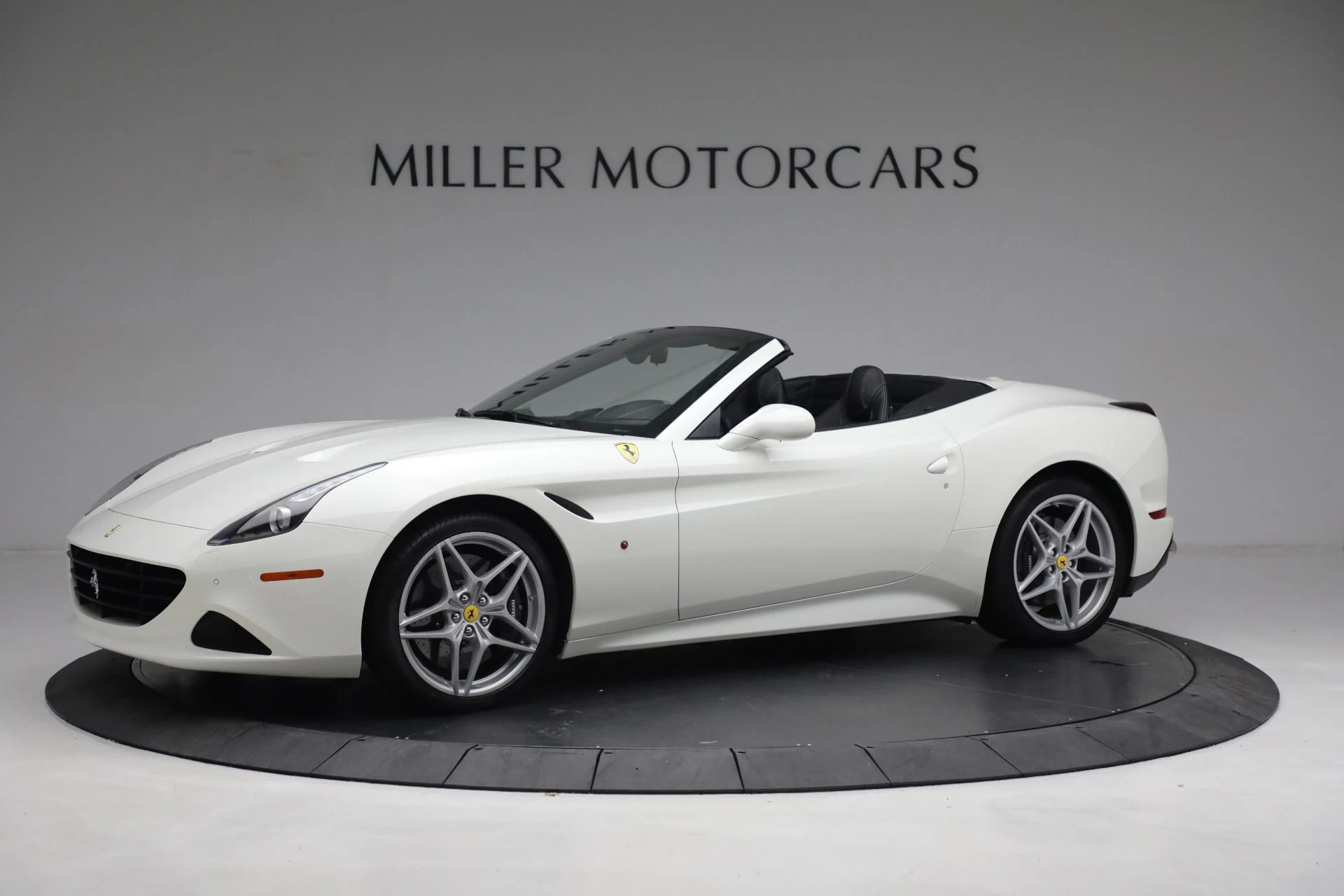 mph002_1706440847_Used_2017_Ferrari_California_T_6120dd9b77