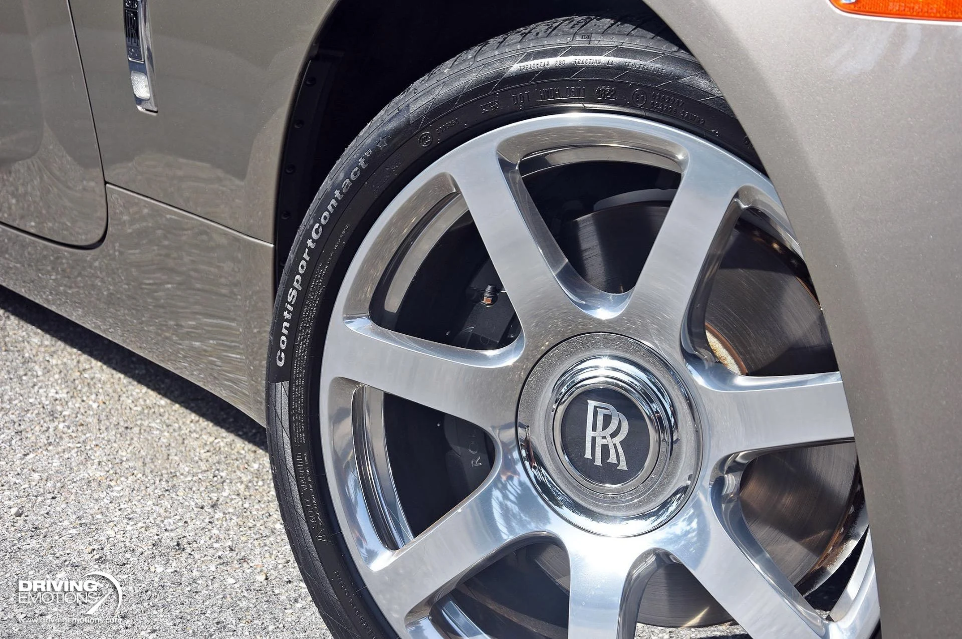 mph002_171398257_883_p3_l_af9a5a0f67