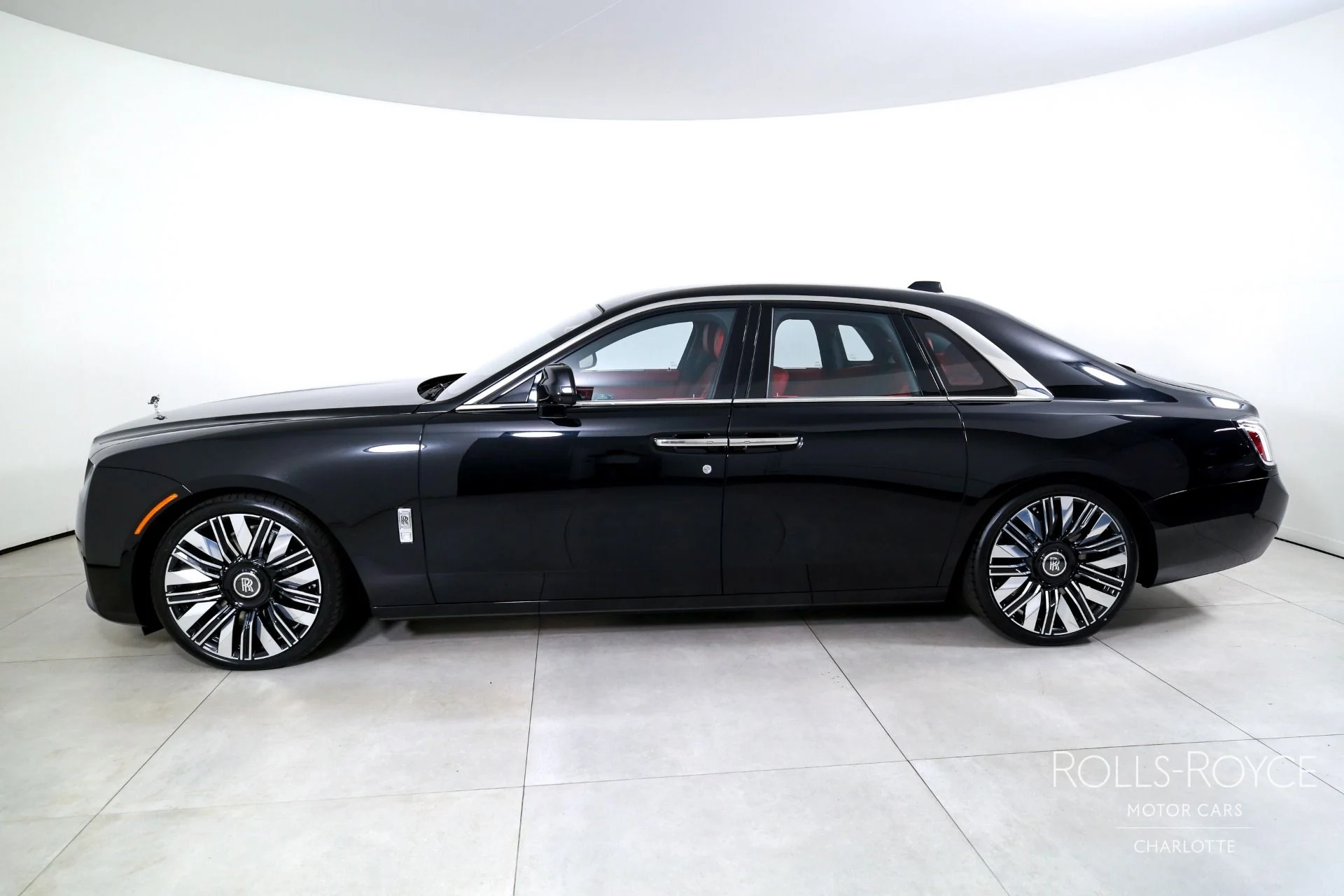 mph002_1723766358_Used_2025_Rolls_Royce_Ghost_1751386071_de0bd4f1af