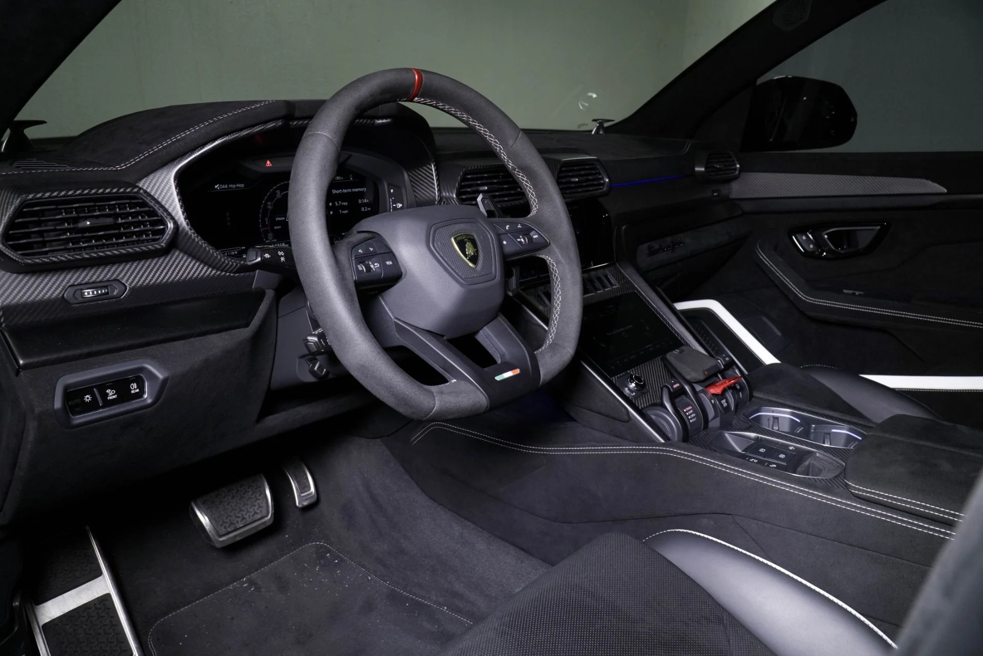 mph002_1727022423_Used_2023_Lamborghini_Urus_Performante_1765384929_e8fdced0f1