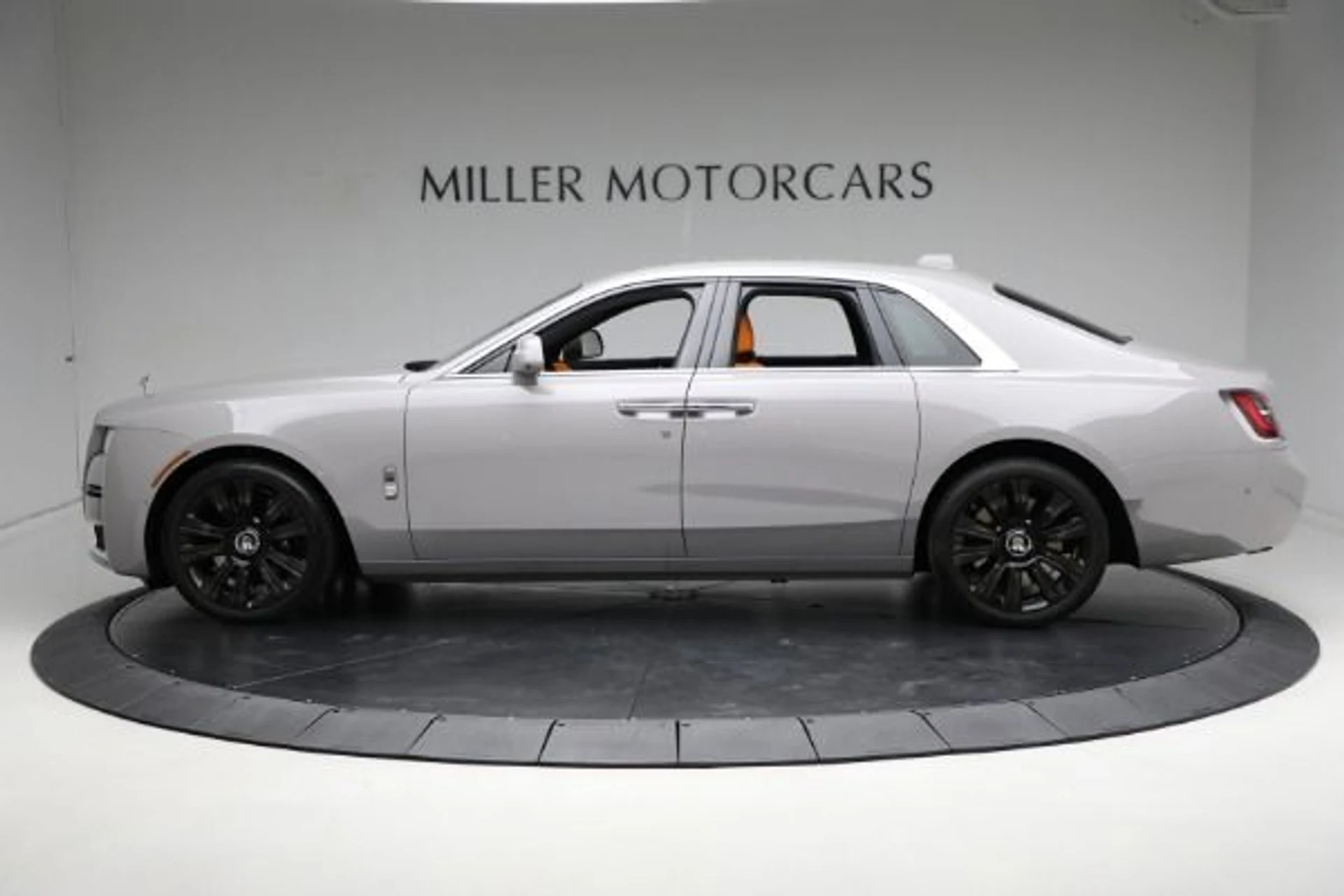 mph002_1729618760_Used_2023_Rolls_Royce_Ghost_99a058afad
