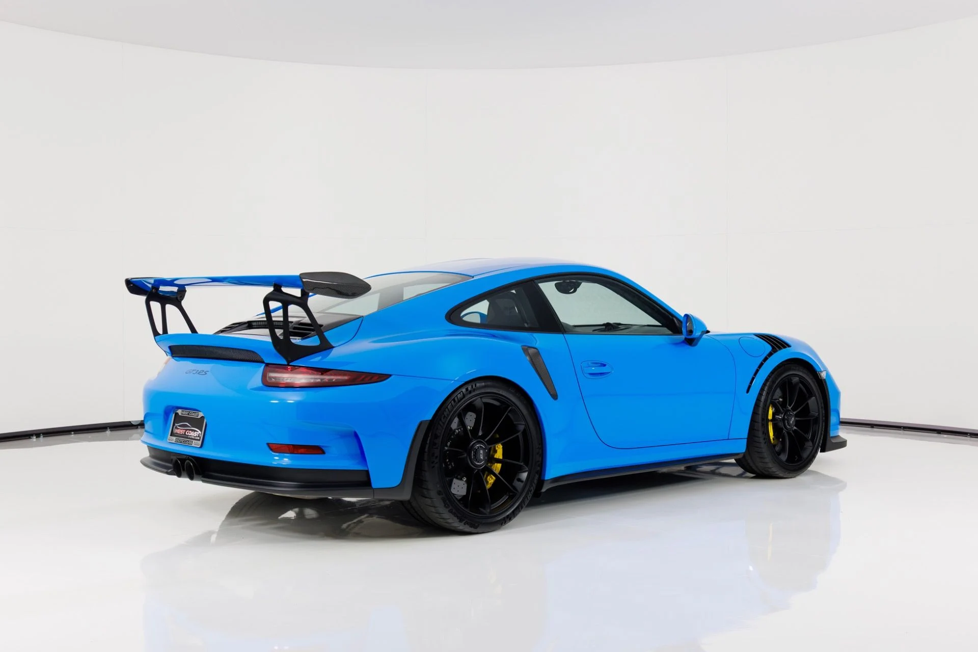 mph002_1730868594_Used_2016_Porsche_911_GT_3_RS_1769037869_e7da7f1825