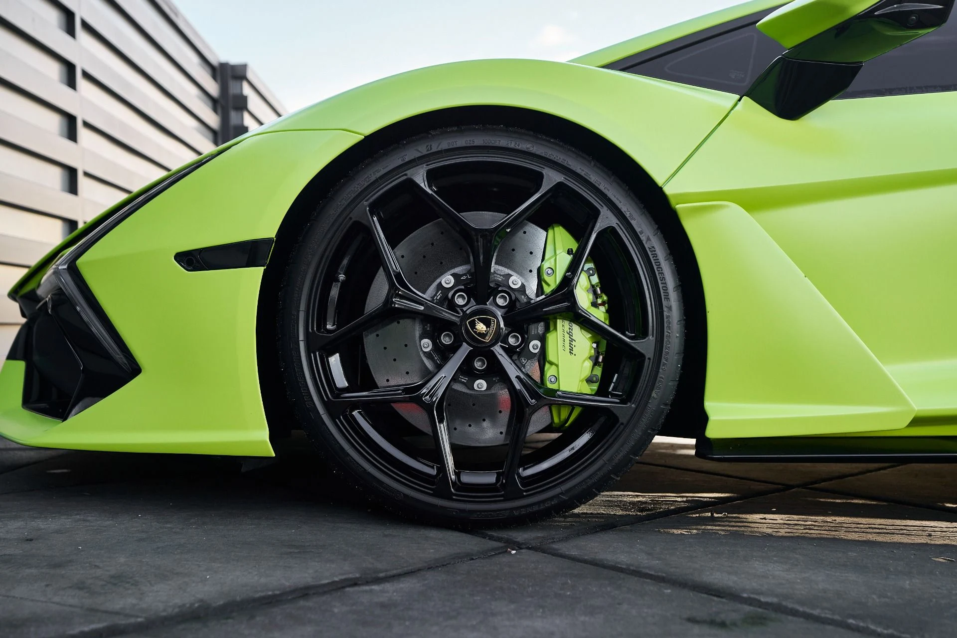 mph002_1737978435_Used_2024_Lamborghini_Revuelto_1763604688_1f0ebef9a3