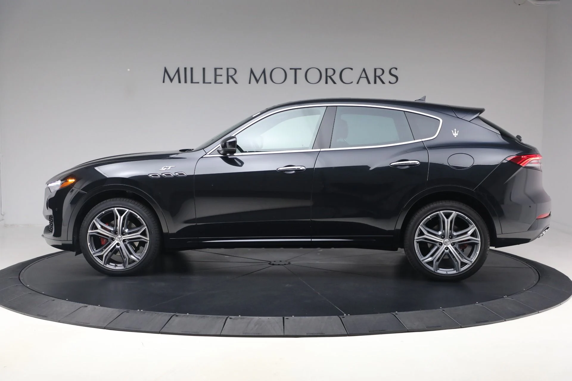 mph002_1740788820_Used_2023_Maserati_Levante_GT_1790173129_5aee36474c
