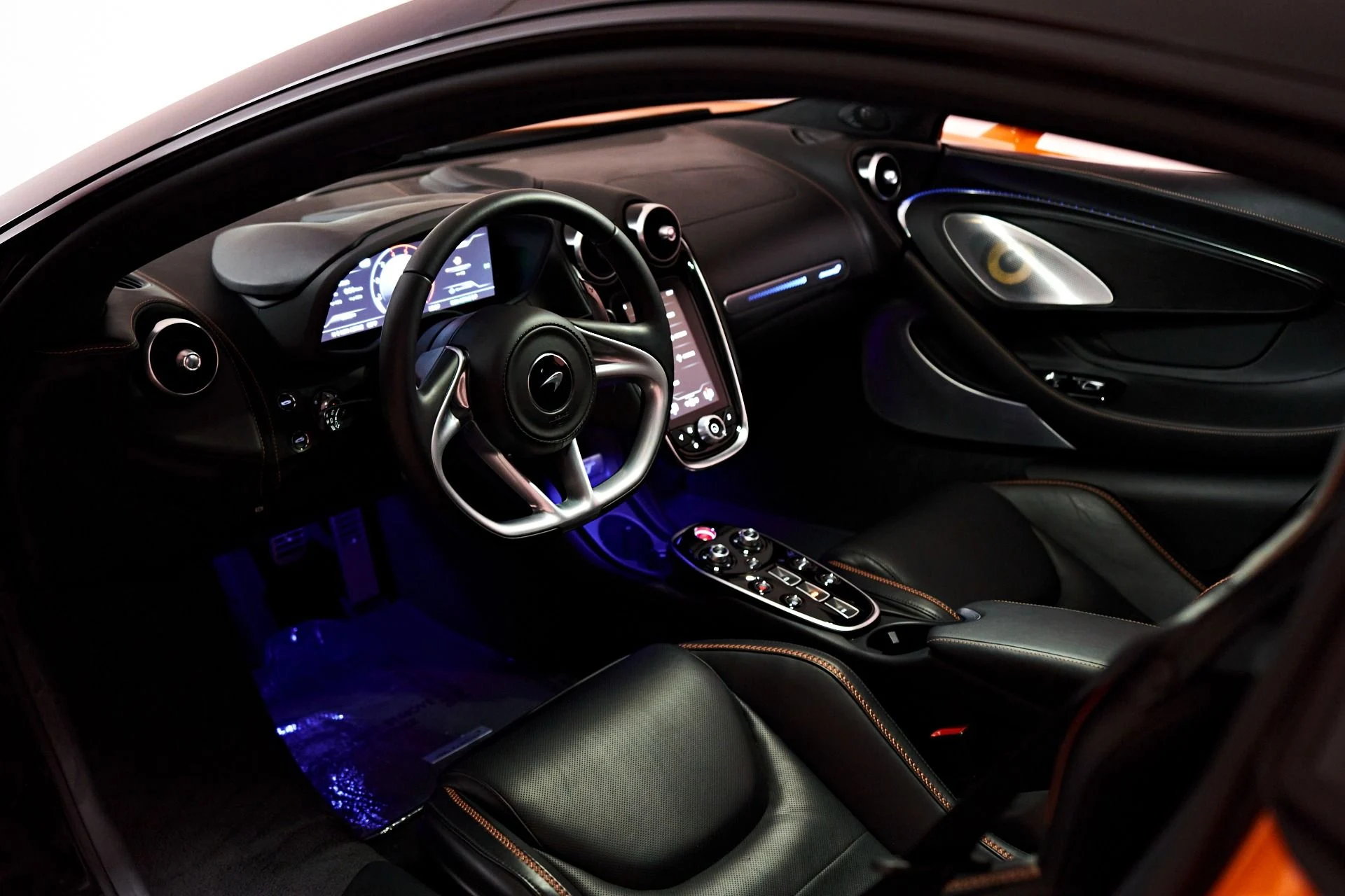 mph002_174105602_Used_2023_Mc_Laren_GT_Base_1712094494_d7c0e1a4eb