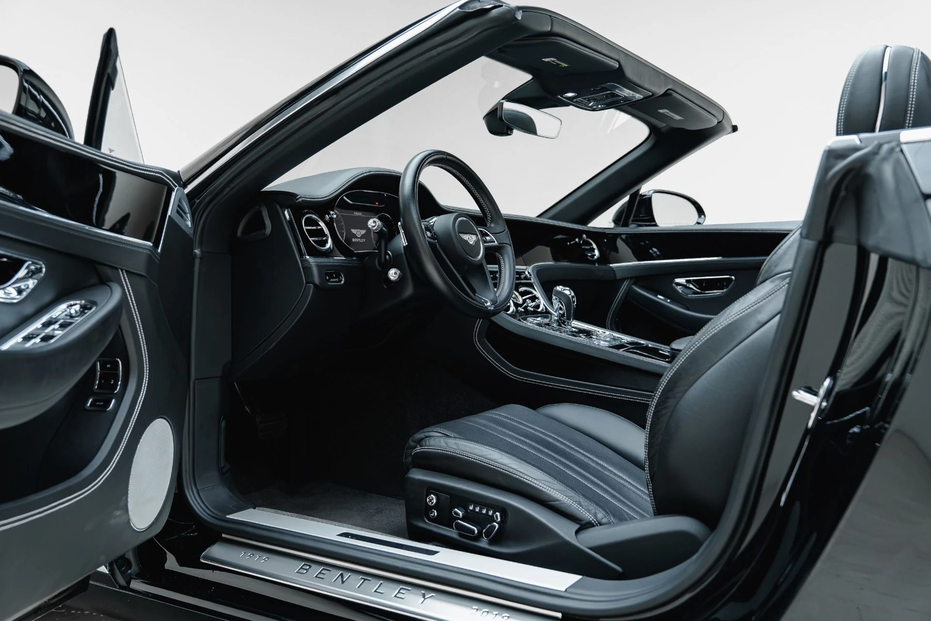 mph002_1747044150_Used_2020_Bentley_Continental_GTC_V8_1789771061_60ed5ad2f7