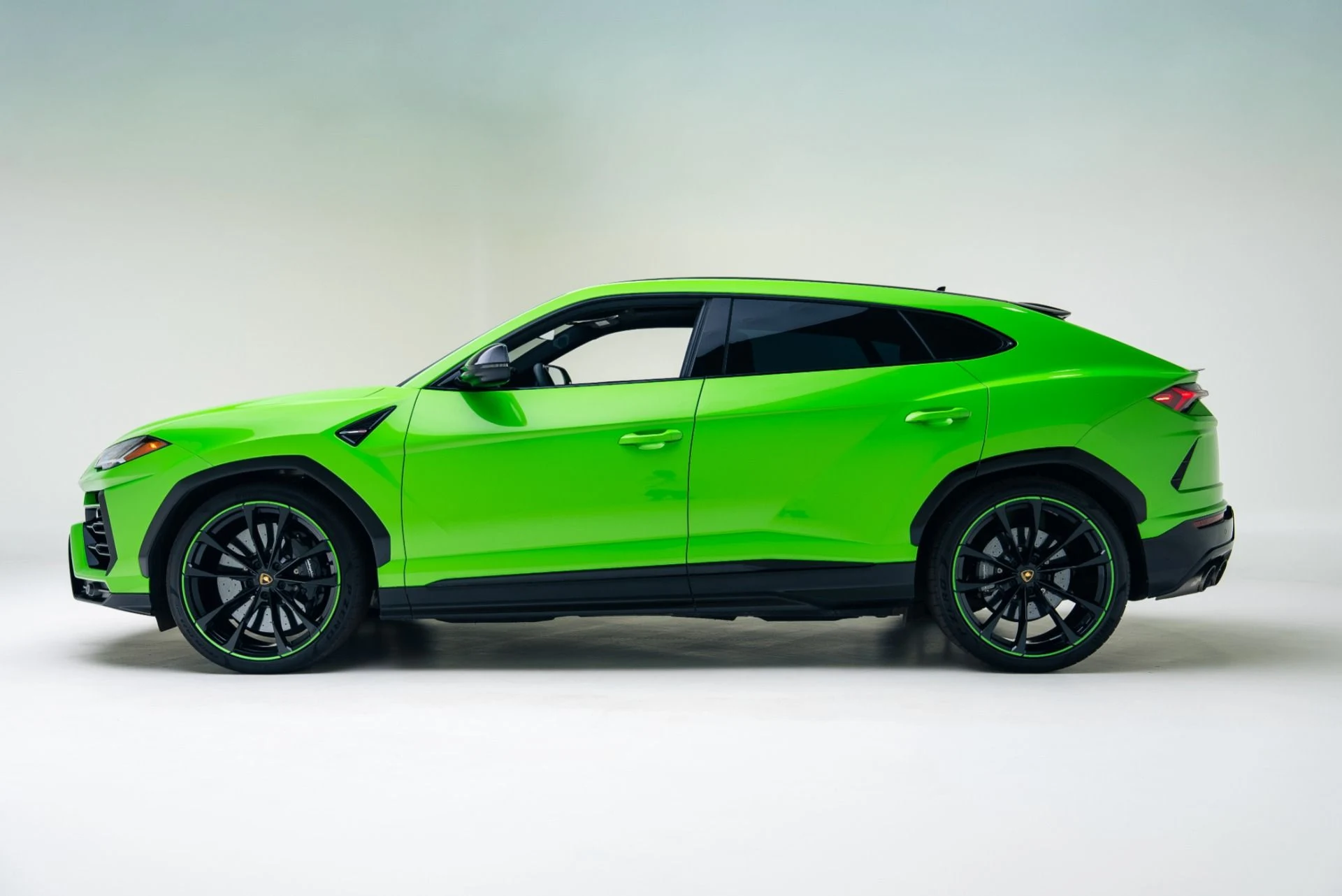 mph002_1747845076_Used_2021_Lamborghini_Urus_1766090518_620879841a