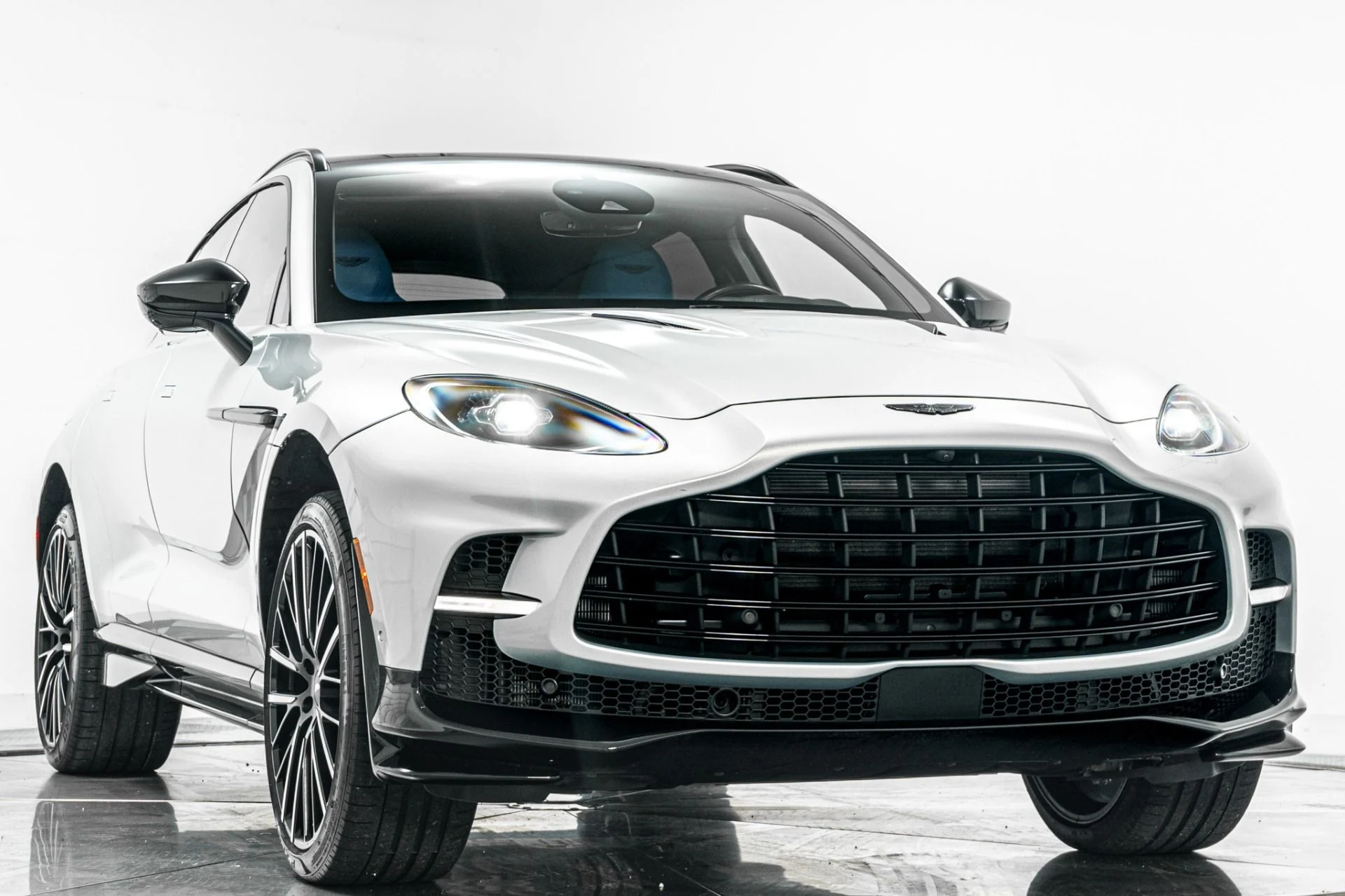 mph002_1782916282_Used_2023_Aston_Martin_DBX_707_1782508866_eb458575ef