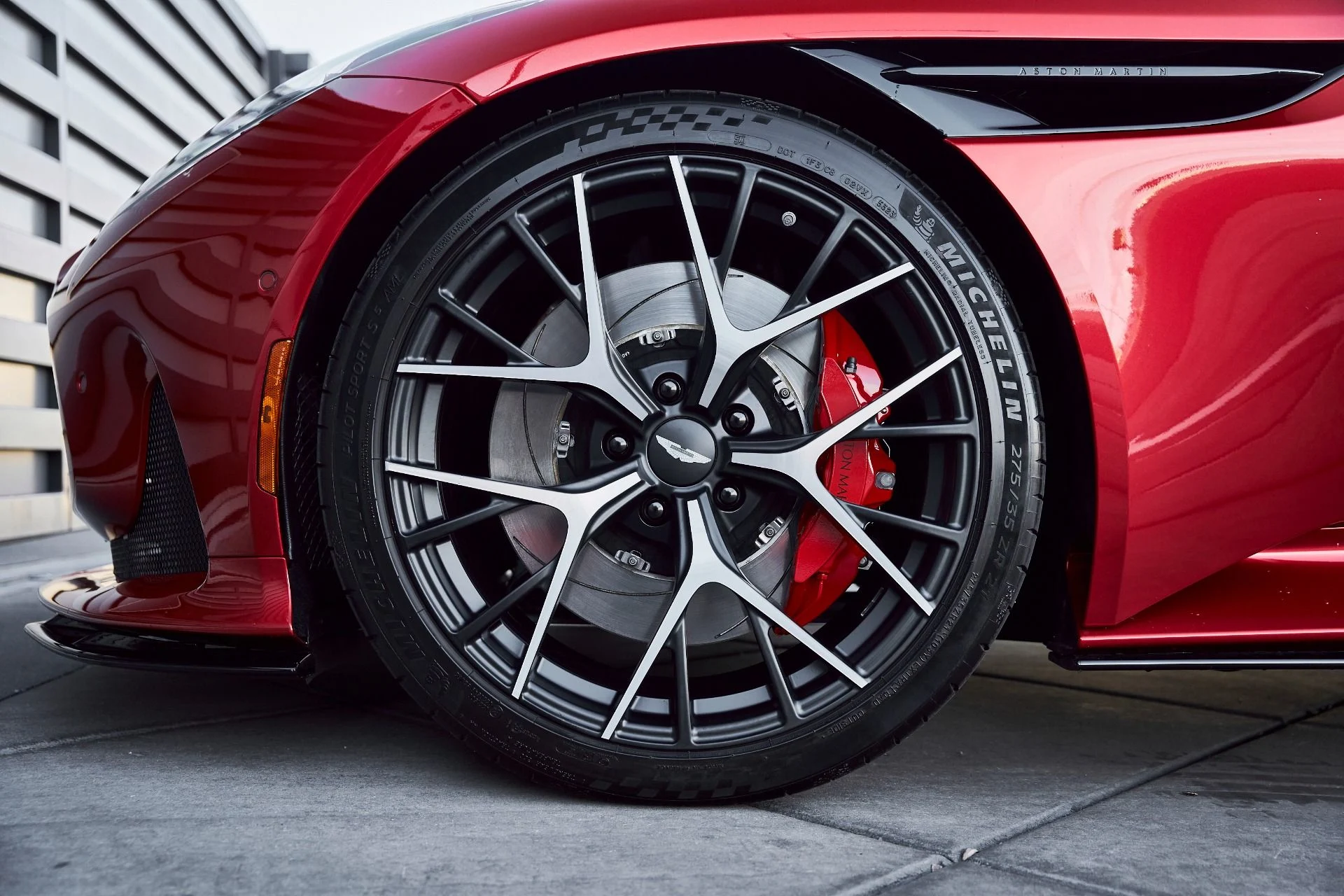 mph002_1787139057_Used_2024_Aston_Martin_DB_12_1767839983_4ceb628e78