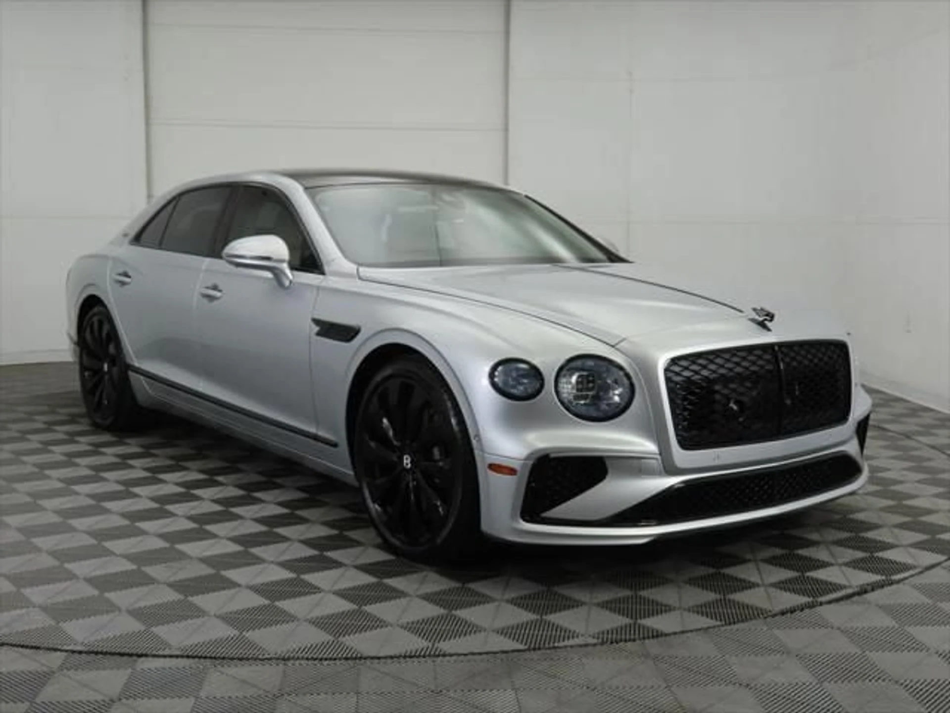 mph002_179259841_used_2025_bentley_flying_spur_blackeditionsedan_8119_23021249_3_640_e7e7e43b16