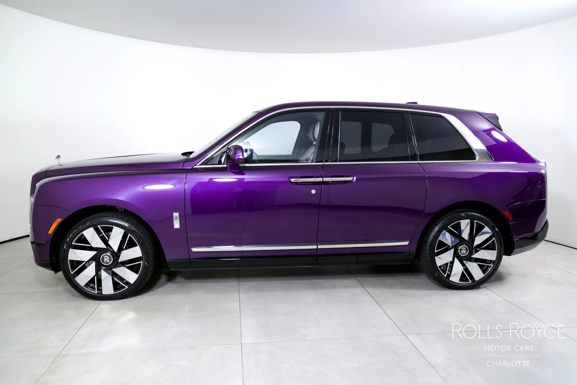 mph002_179485294_Used_2025_Rolls_Royce_Cullinan_1748382671_9709084736