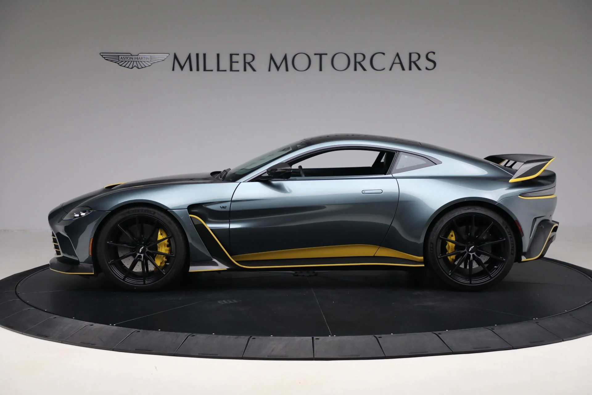 mph002_1813406134_Used_2023_Aston_Martin_Vantage_V12_7997a4ebb1
