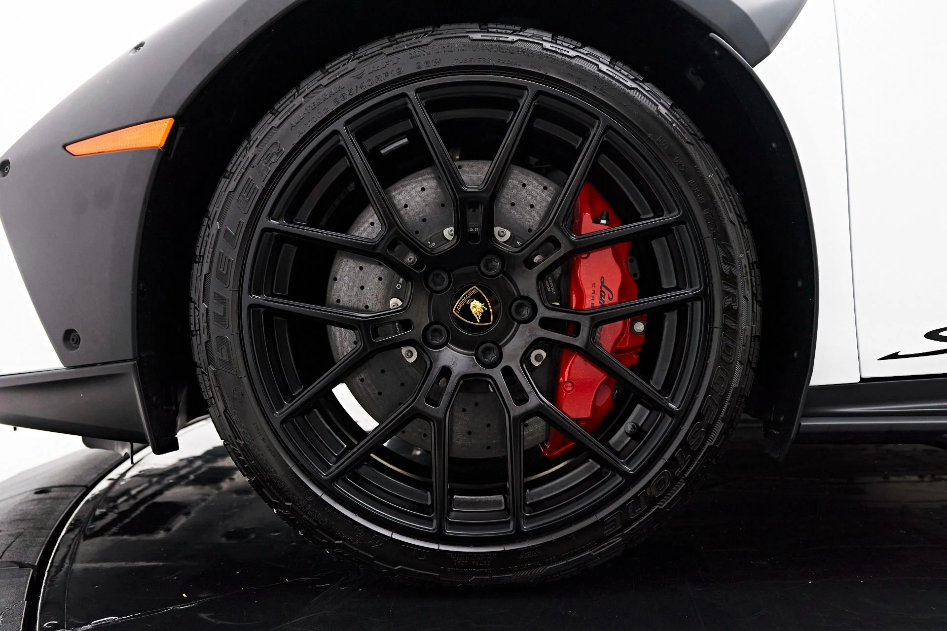 mph002_1813963518_Used_2023_Lamborghini_Huracan_Sterrato_Base_1708481025_1554826090