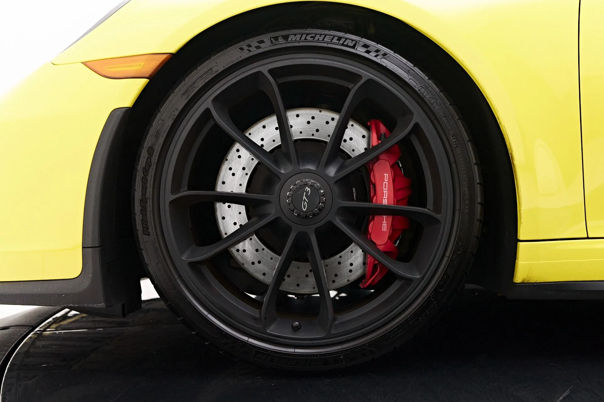 mph002_1814041224_Used_2018_Porsche_911_GT_3_1755896693_068e900eef