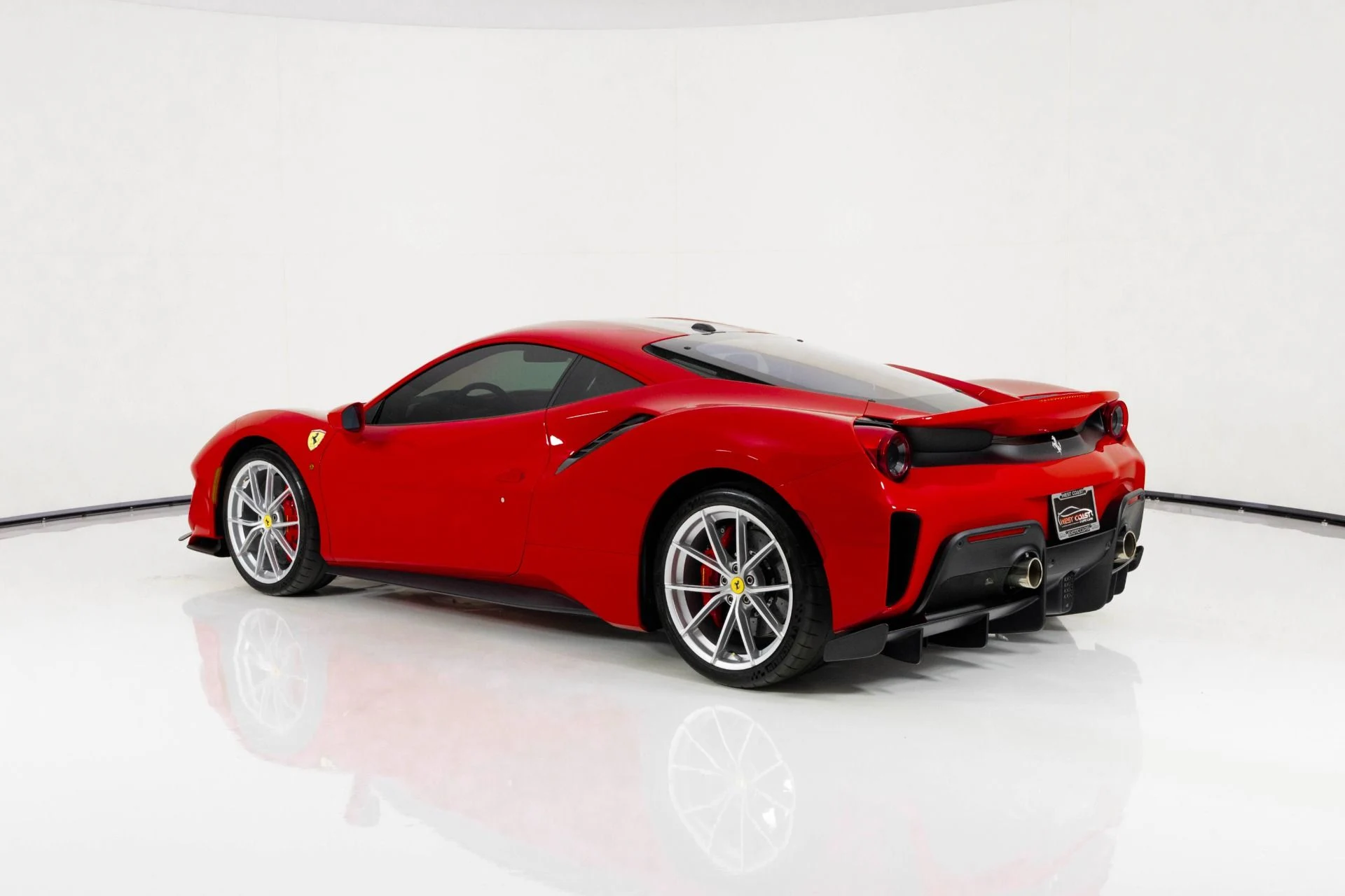 mph002_1816001615_Used_2019_Ferrari_488_Pista_1759781756_39f2961000