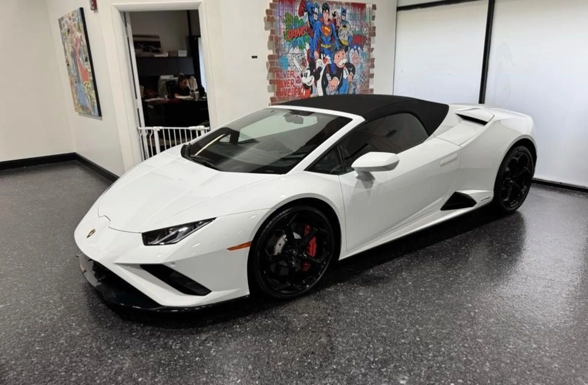mph002_1817990917_Used_2022_Lamborghini_Huracan_EVO_Spyder_1762276822_1e9231be4d