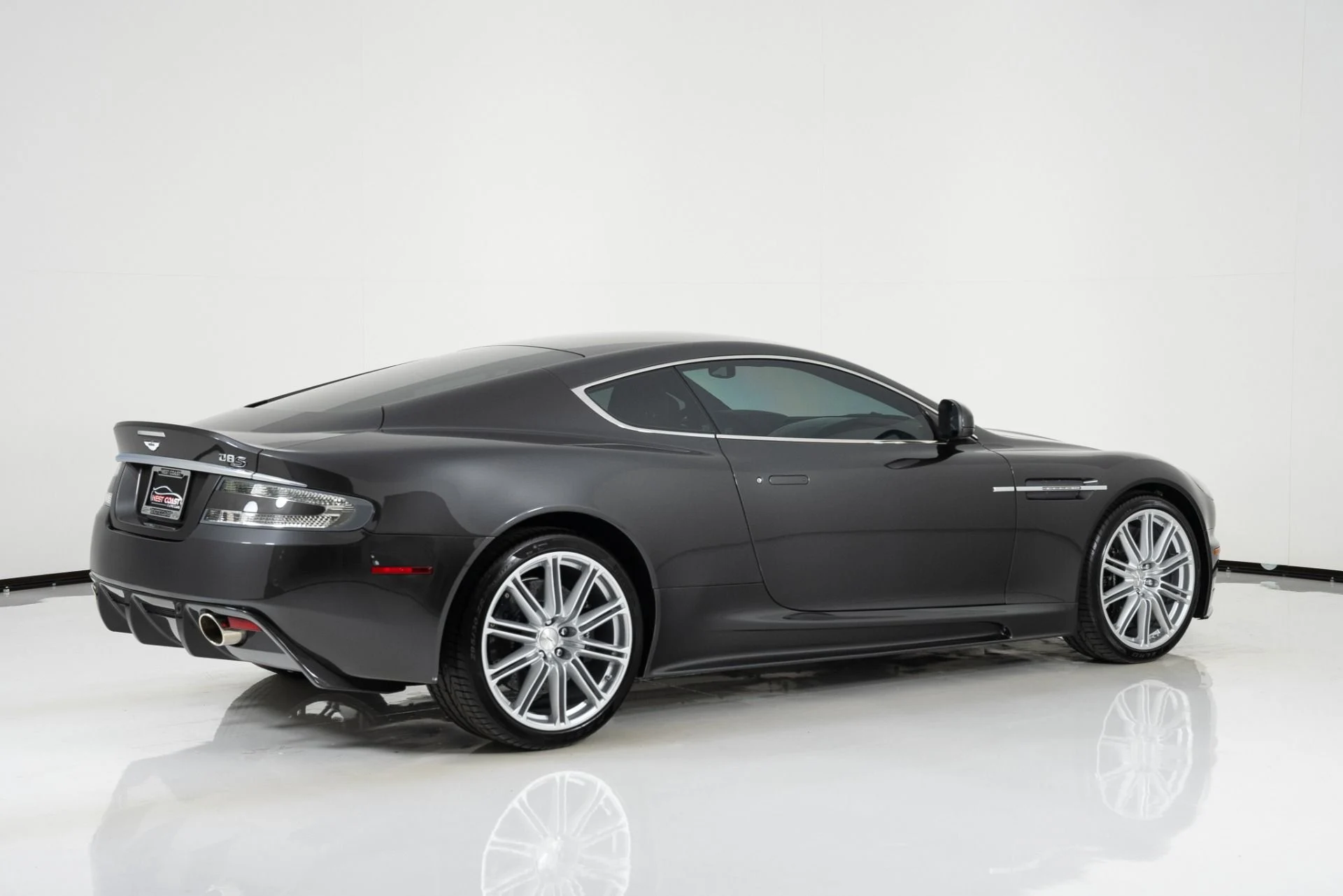 mph002_1825474322_Used_2011_Aston_Martin_DBS_1701890204_86fba8e03b