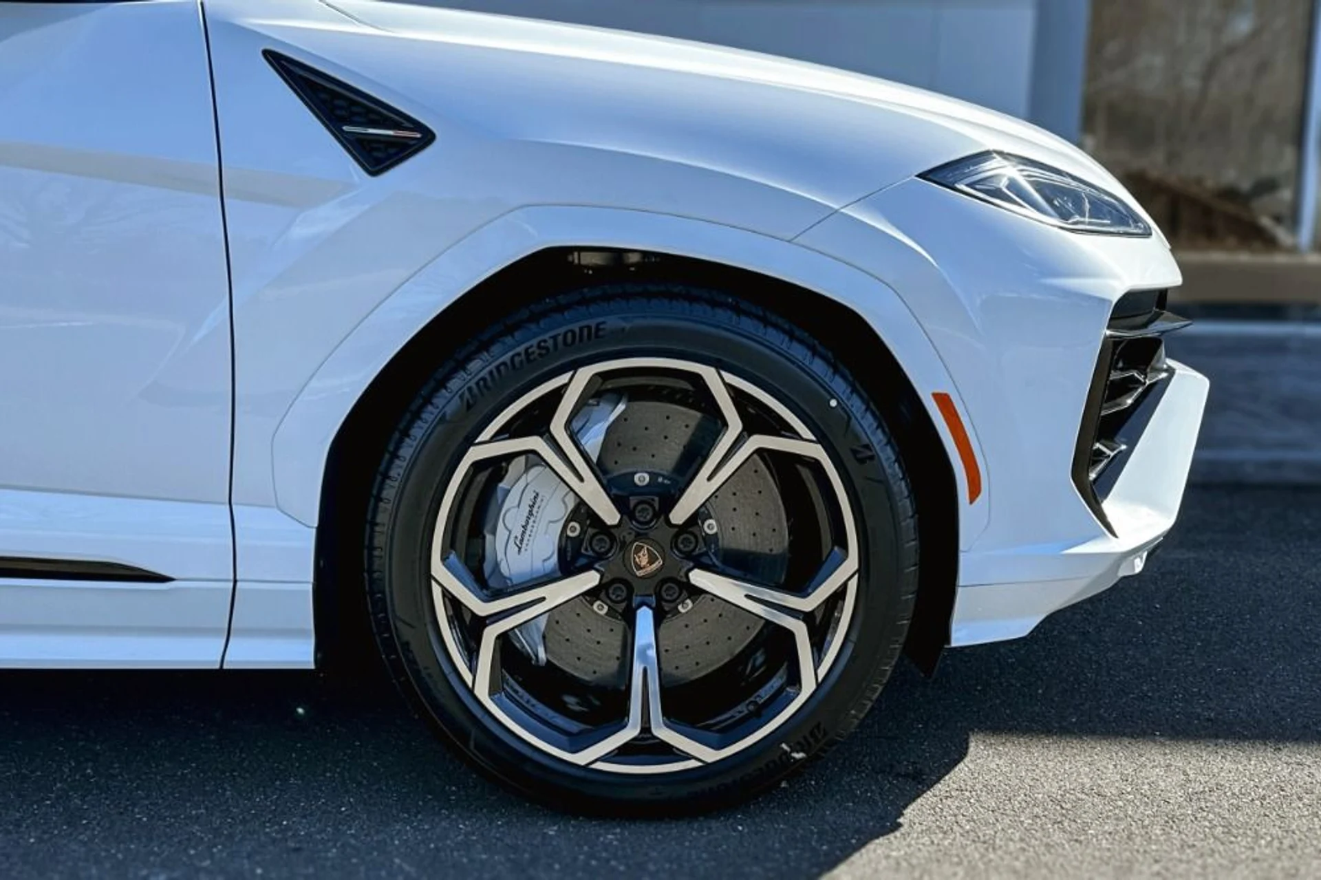 mph002_1830398440_New_2026_Lamborghini_Urus_SE_1773931898_e7061c0a90