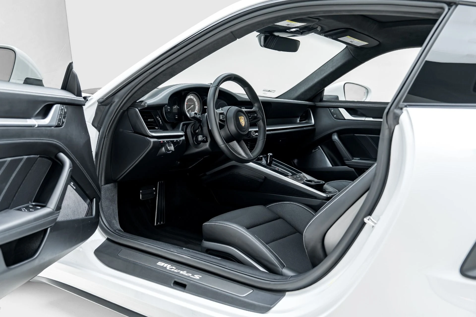 mph002_183871703_Used_2022_Porsche_911_Turbo_S_1788393799_79b6116f6c