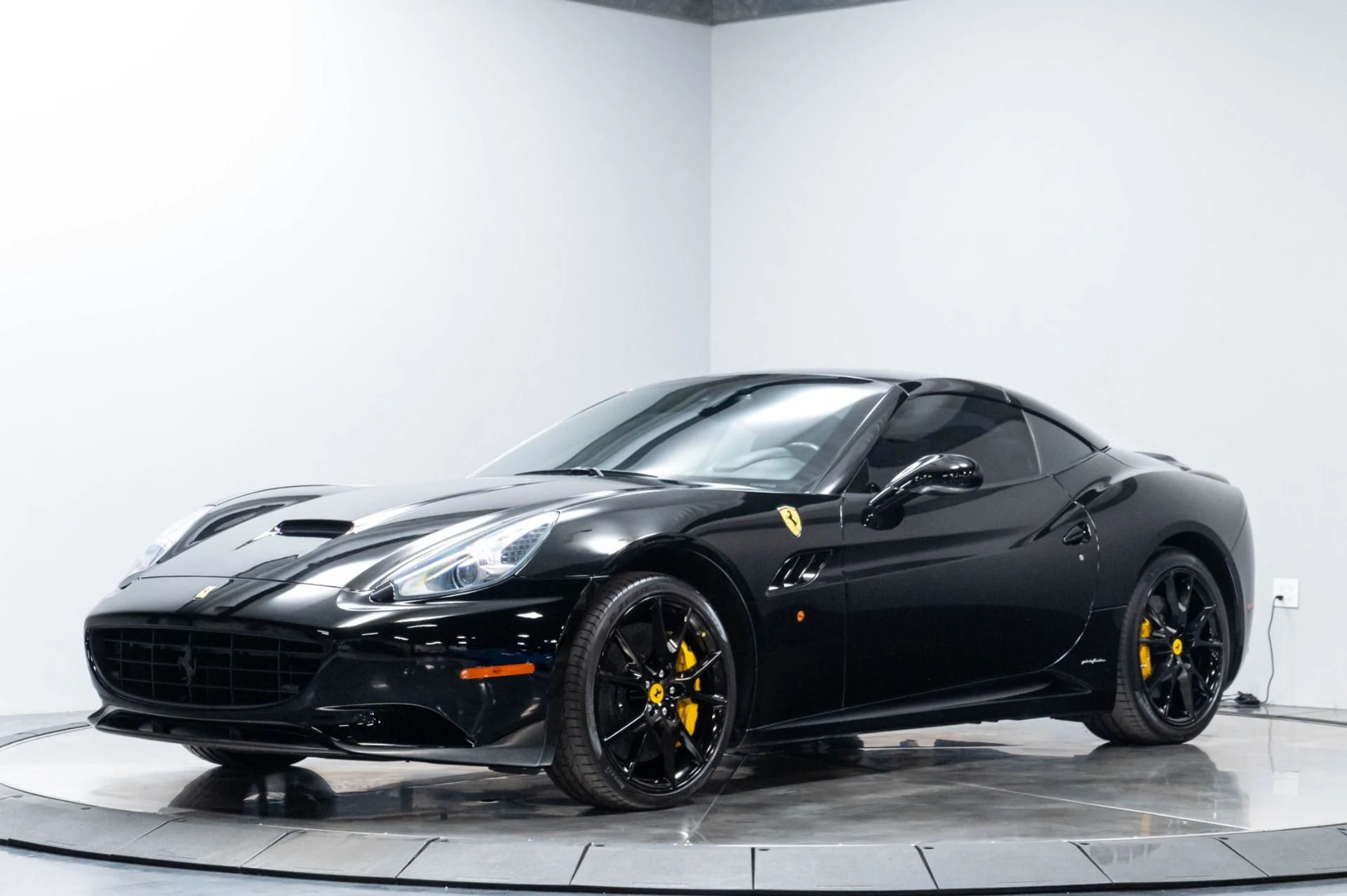 mph002_1843627780_Used_2013_Ferrari_458_Spider_Base_1787598182_0eca24236b
