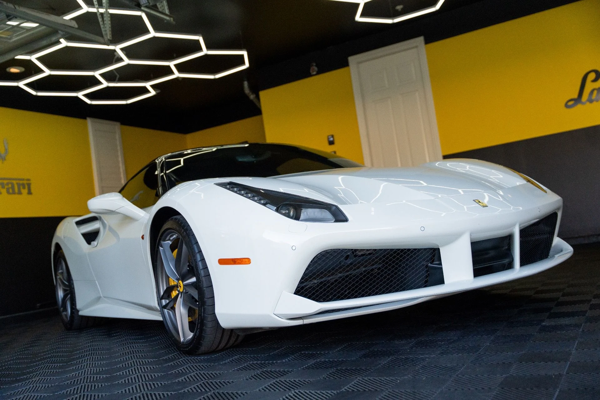 mph002_1848840166_Used_2016_Ferrari_488_GTB_1792438951_895cfebb74