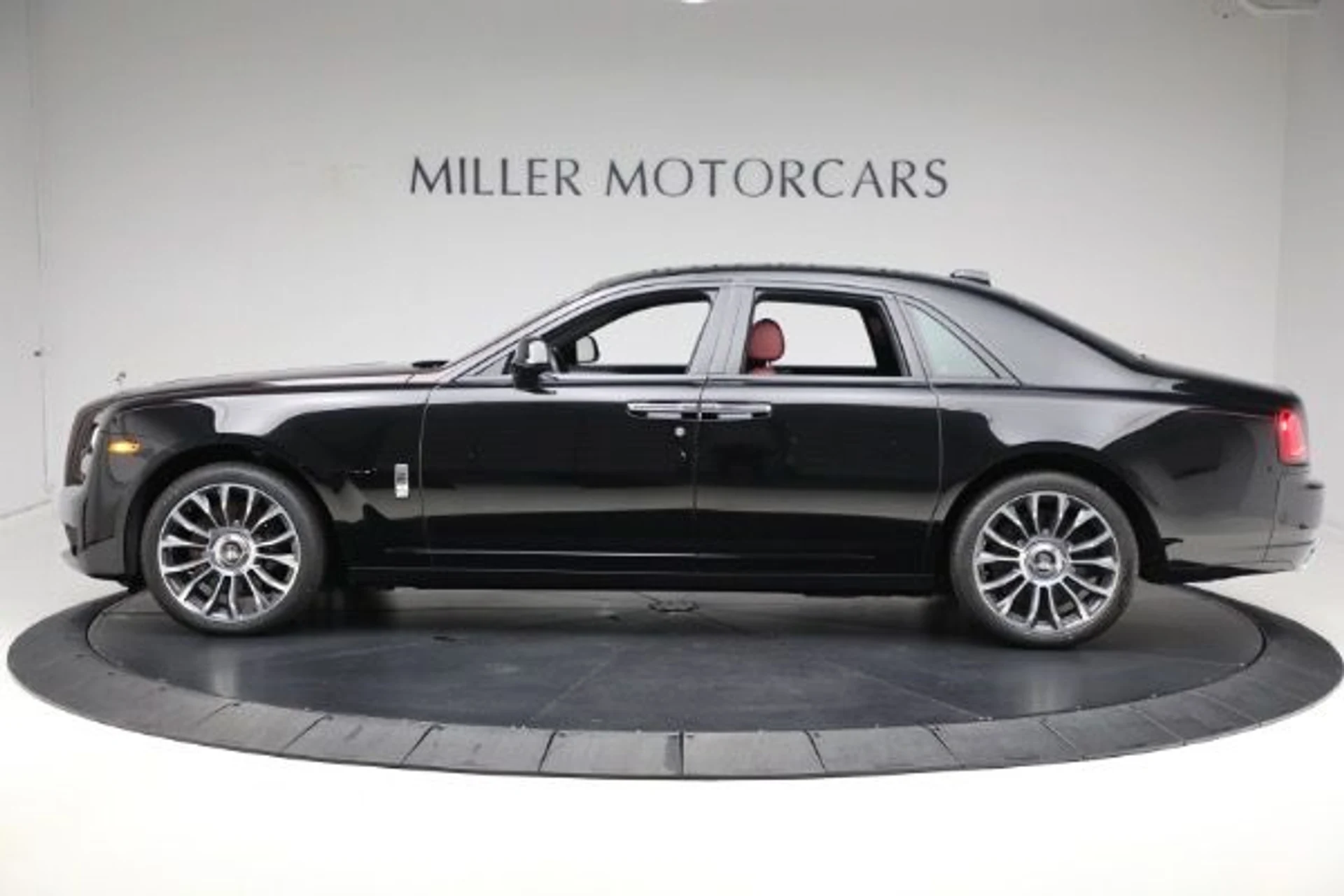 mph002_184960393_Used_2020_Rolls_Royce_Ghost_44ab216140
