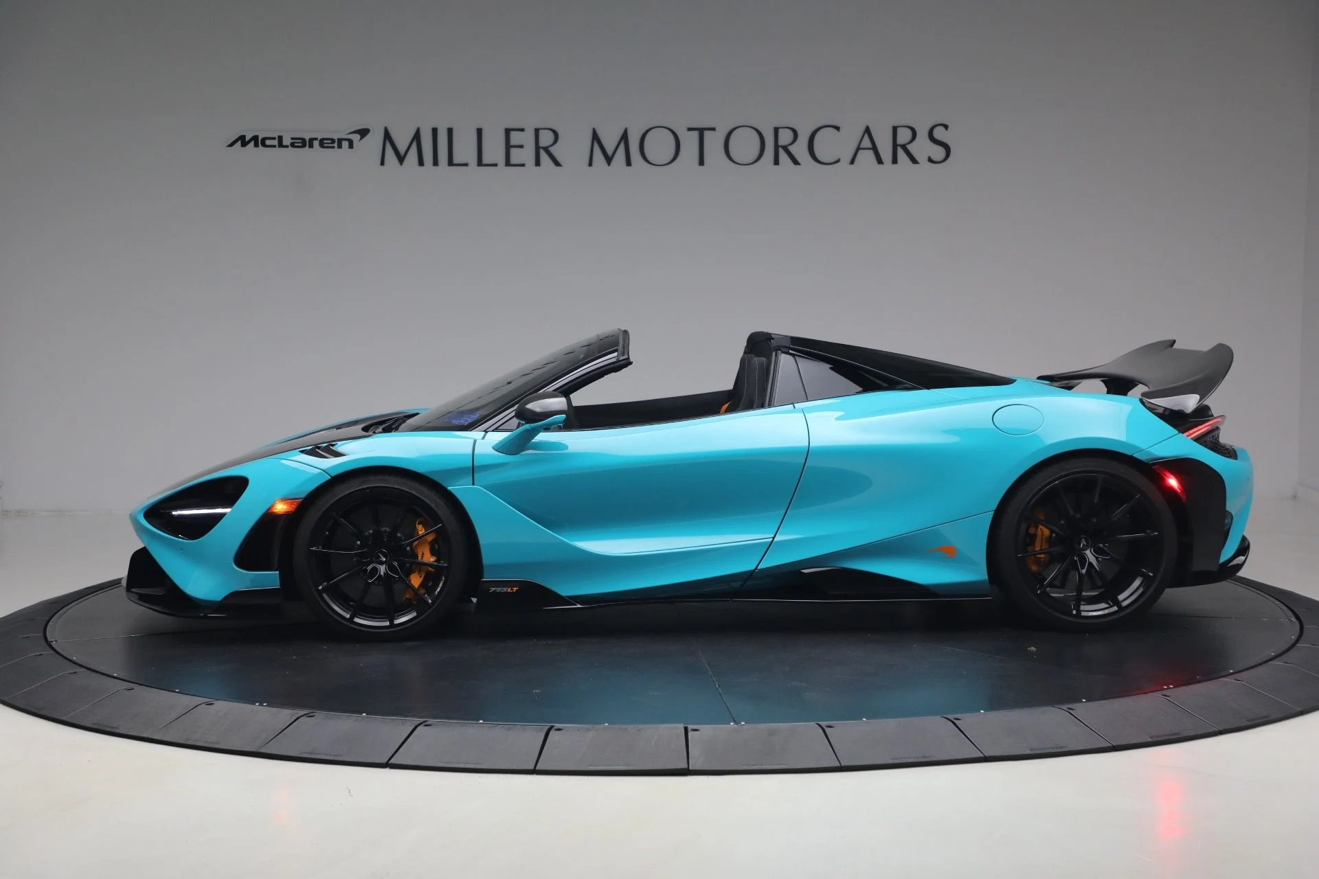 mph002_1850507830_Used_2022_Mc_Laren_765_LT_Spider_0b70c525b2