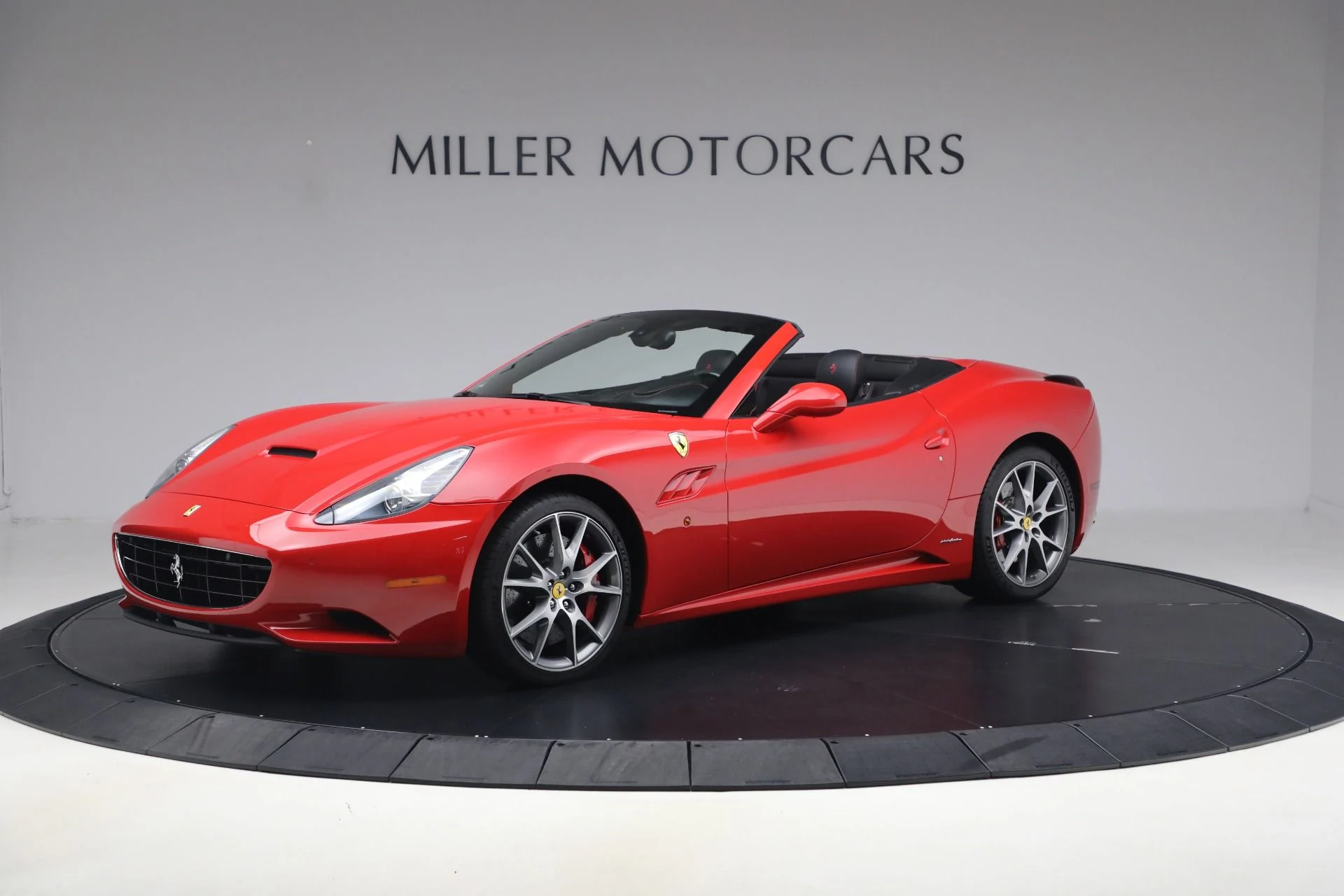 mph002_1852904608_Used_2014_Ferrari_California_30_1790957521_79cbe3b78f