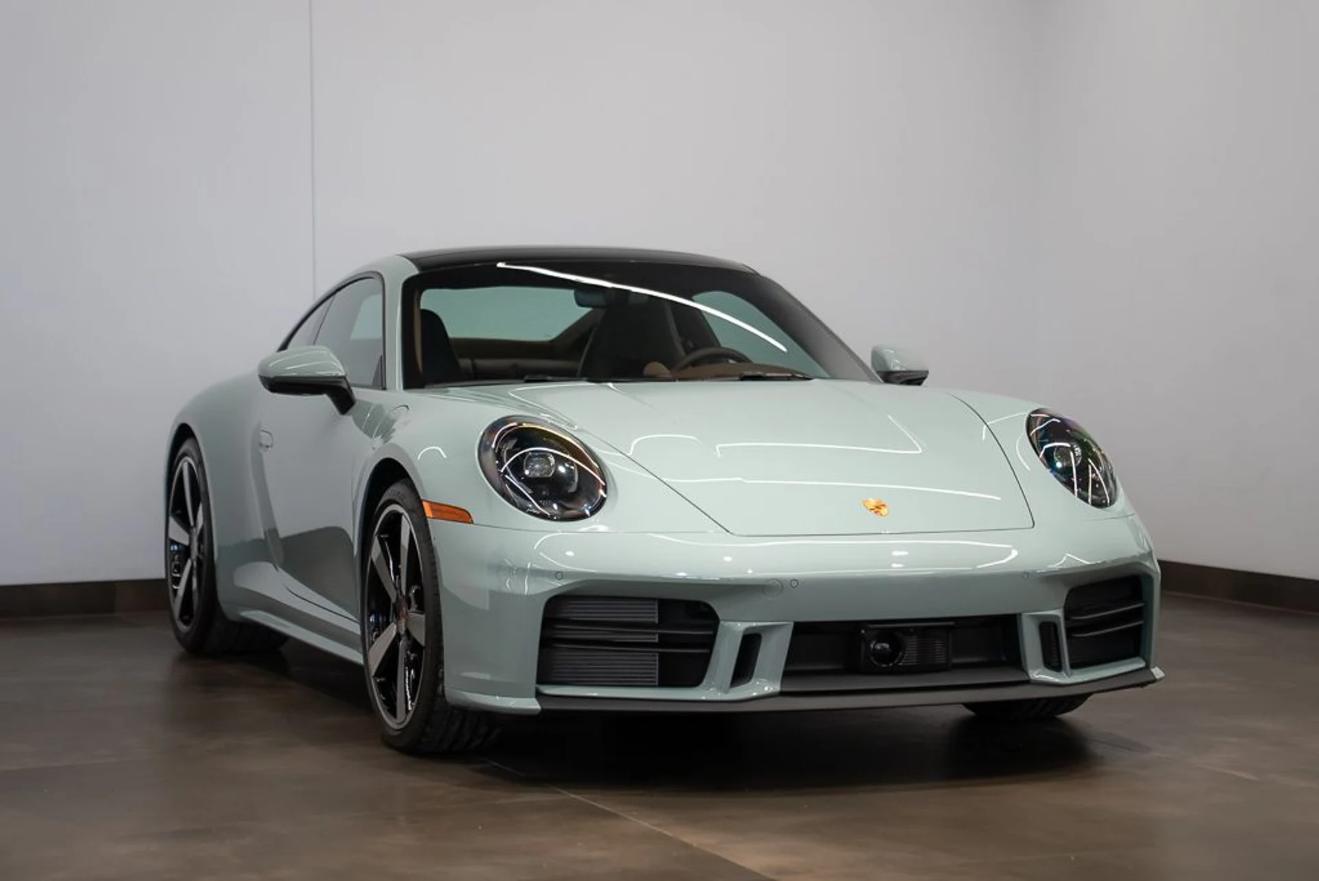 mph002_1855929202_porsche_911_2026_jpg_v_1775165756_fb2066797b