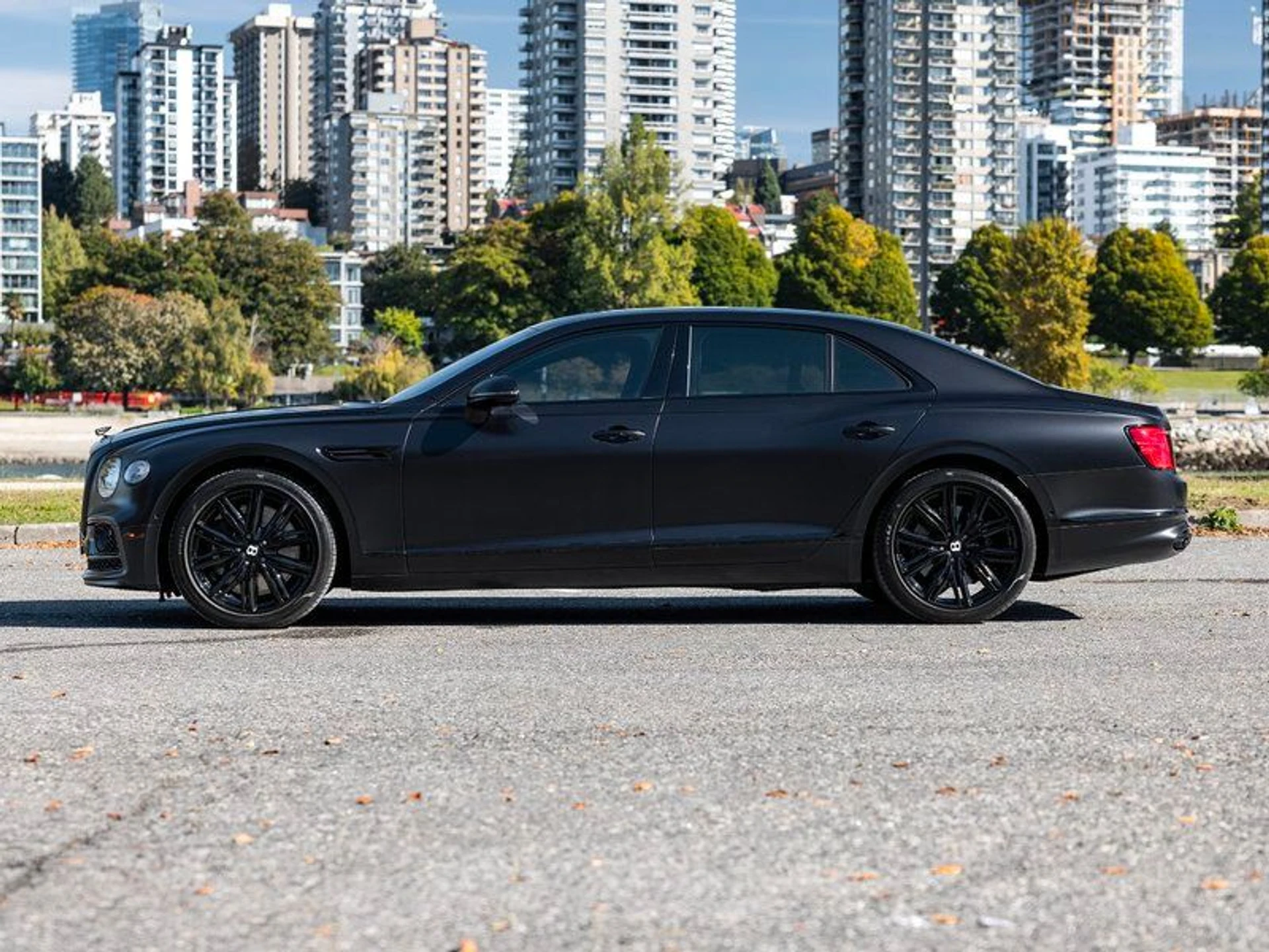 mph002_1857338339_34788849_02992_2021_bentley_flying_spur_003_483bf5ba92