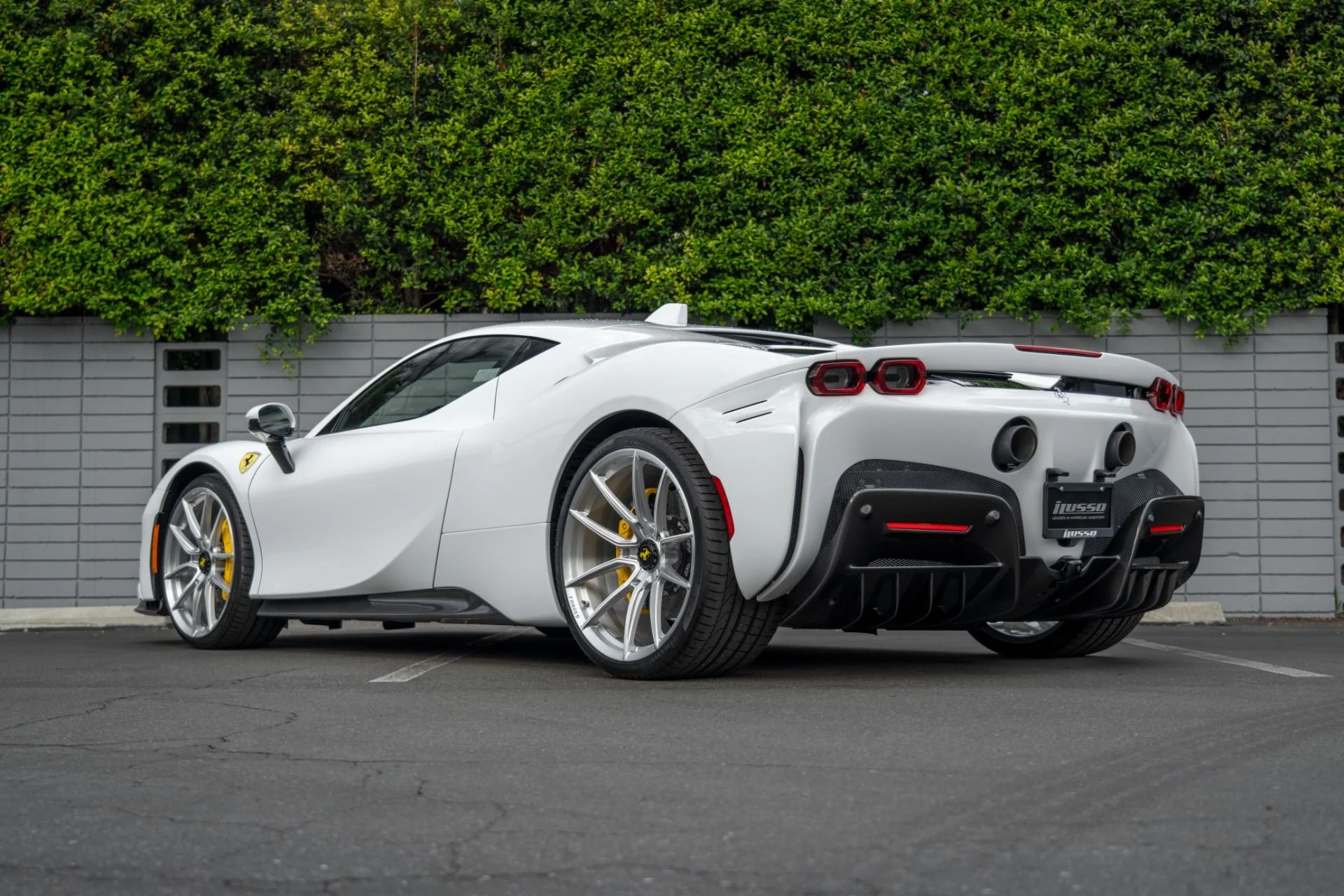 mph002_1864340129_Used_2023_Ferrari_SF_90_Stradale_1760118033_f39f9e96b5