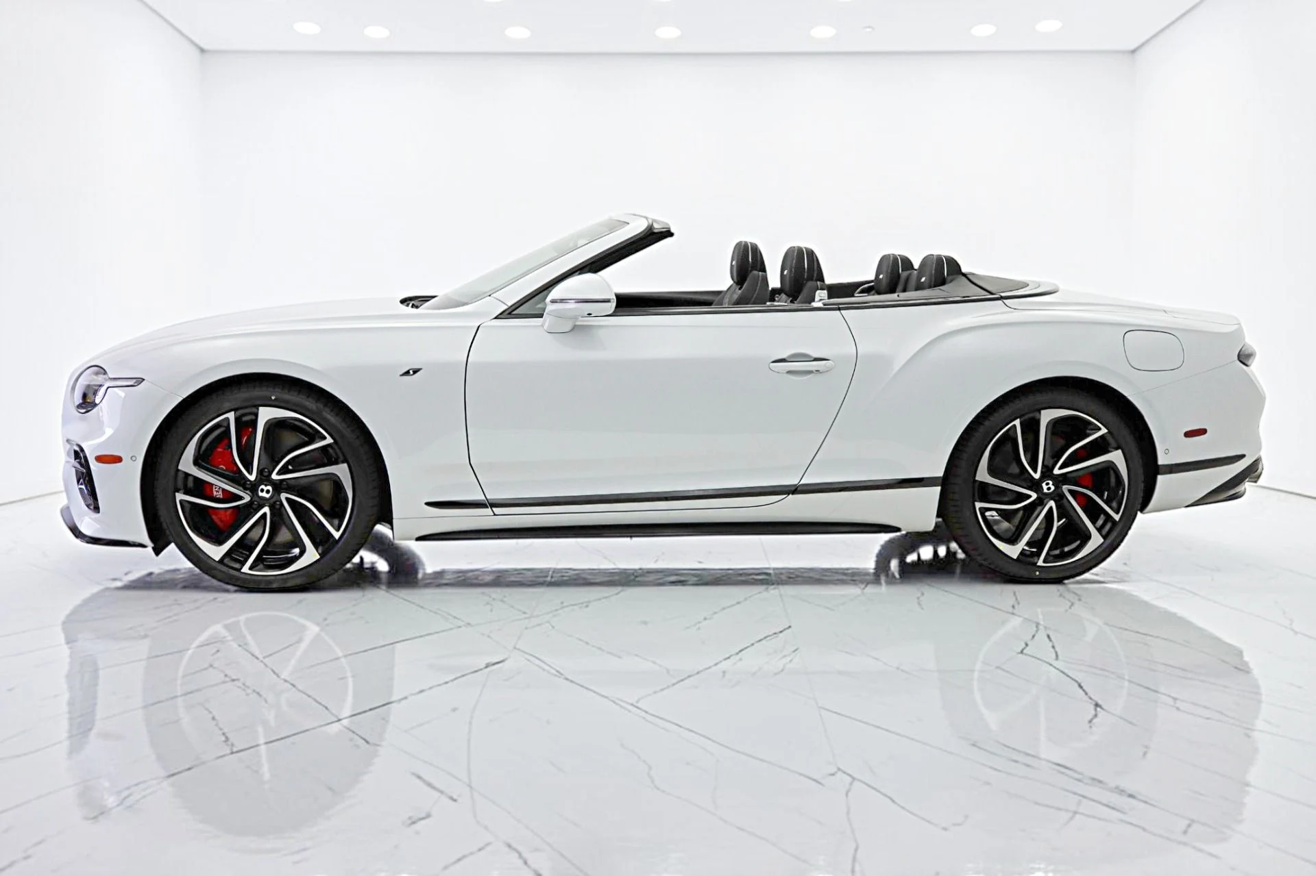mph002_1872635697_New_2026_Bentley_Continental_GTC_S_ce519e1cf9