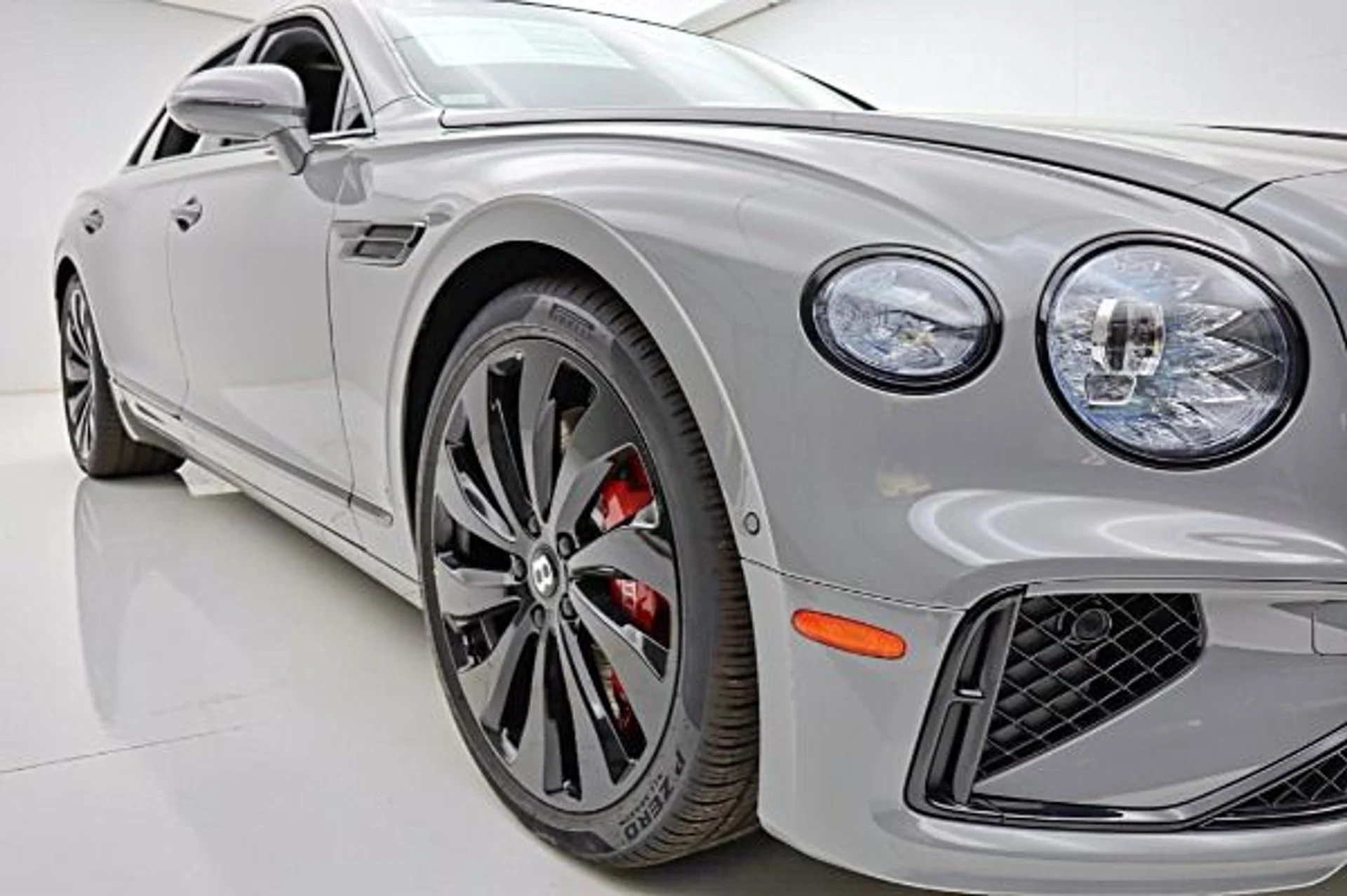 mph002_1877517125_New_2026_Bentley_Flying_Spur_cf17482b56