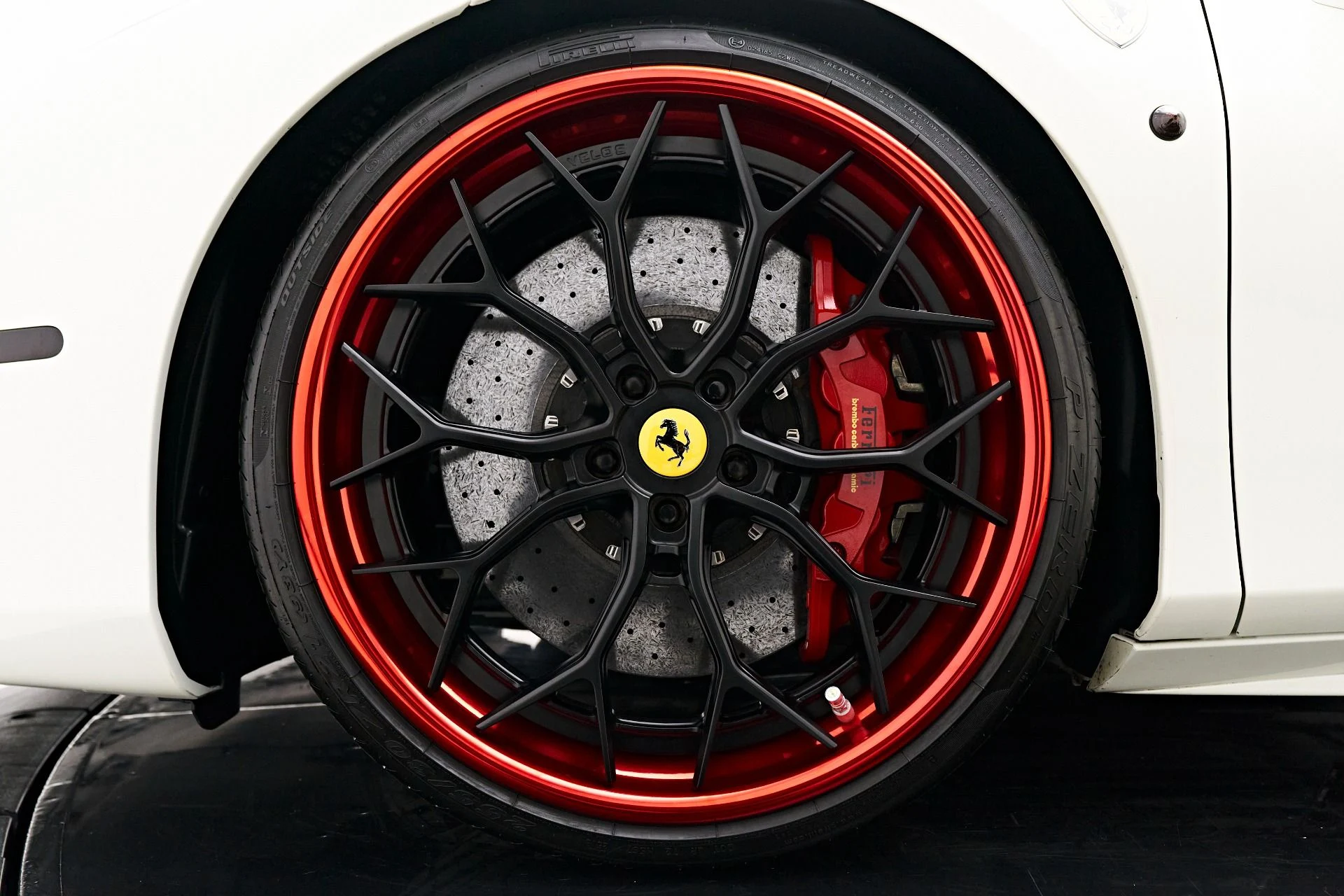 mph002_1890143233_Used_2018_Ferrari_488_Spider_Base_1708201143_8ea5bd9a77