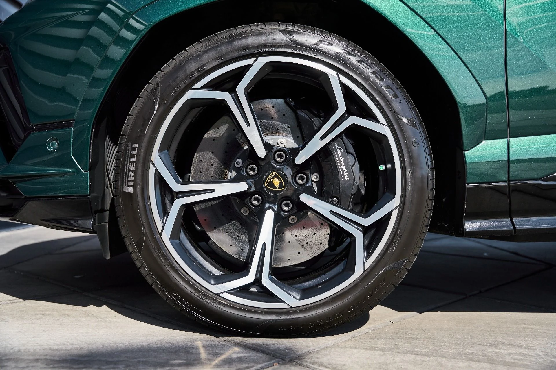 mph002_189038269_Used_2023_Lamborghini_Urus_S_1771891265_0dd246f334