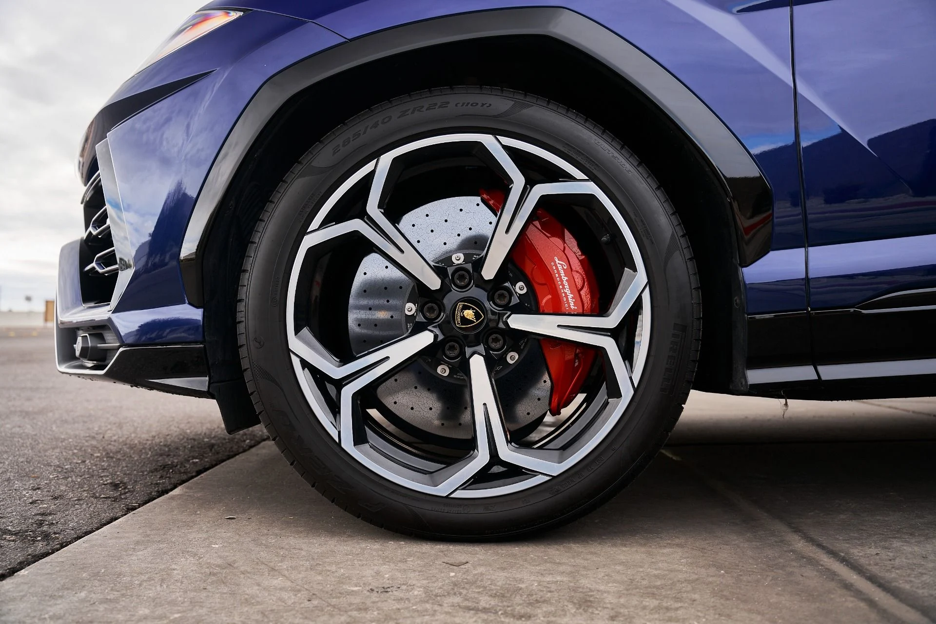 mph002_1893757380_Used_2021_Lamborghini_Urus_1763157024_de679ba840