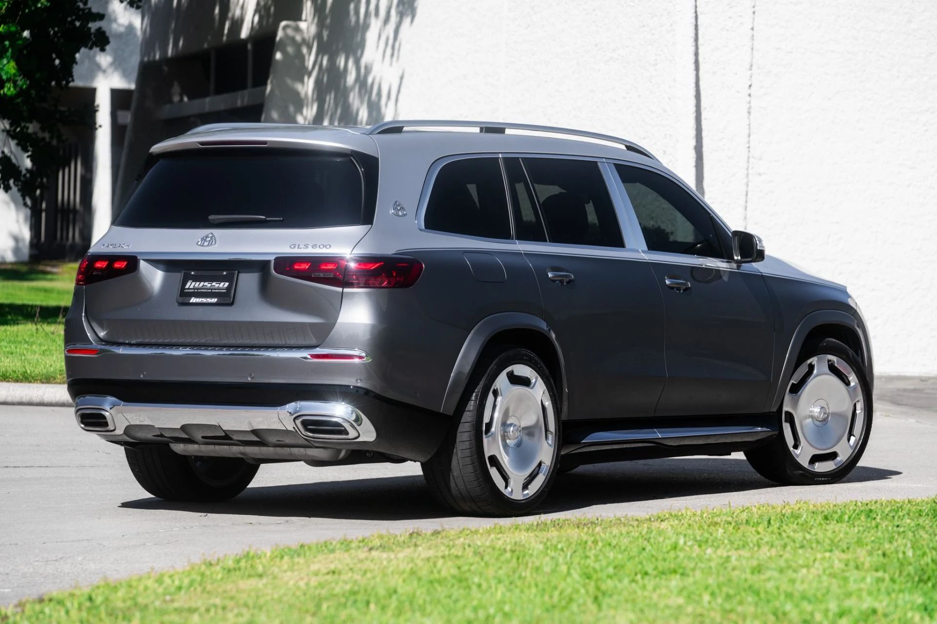 mph002_18997252_Used_2024_Mercedes_Benz_GLS_Mercedes_Maybach_GLS_600_4_MATIC_1758921516_2da24e20a9