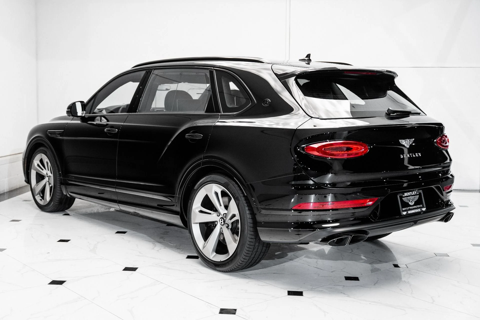 mph002_1901742297_New_2025_Bentley_BENTAYGA_EWB_AZURE_V8_Azure_V8_1749659689_c96daaaa19