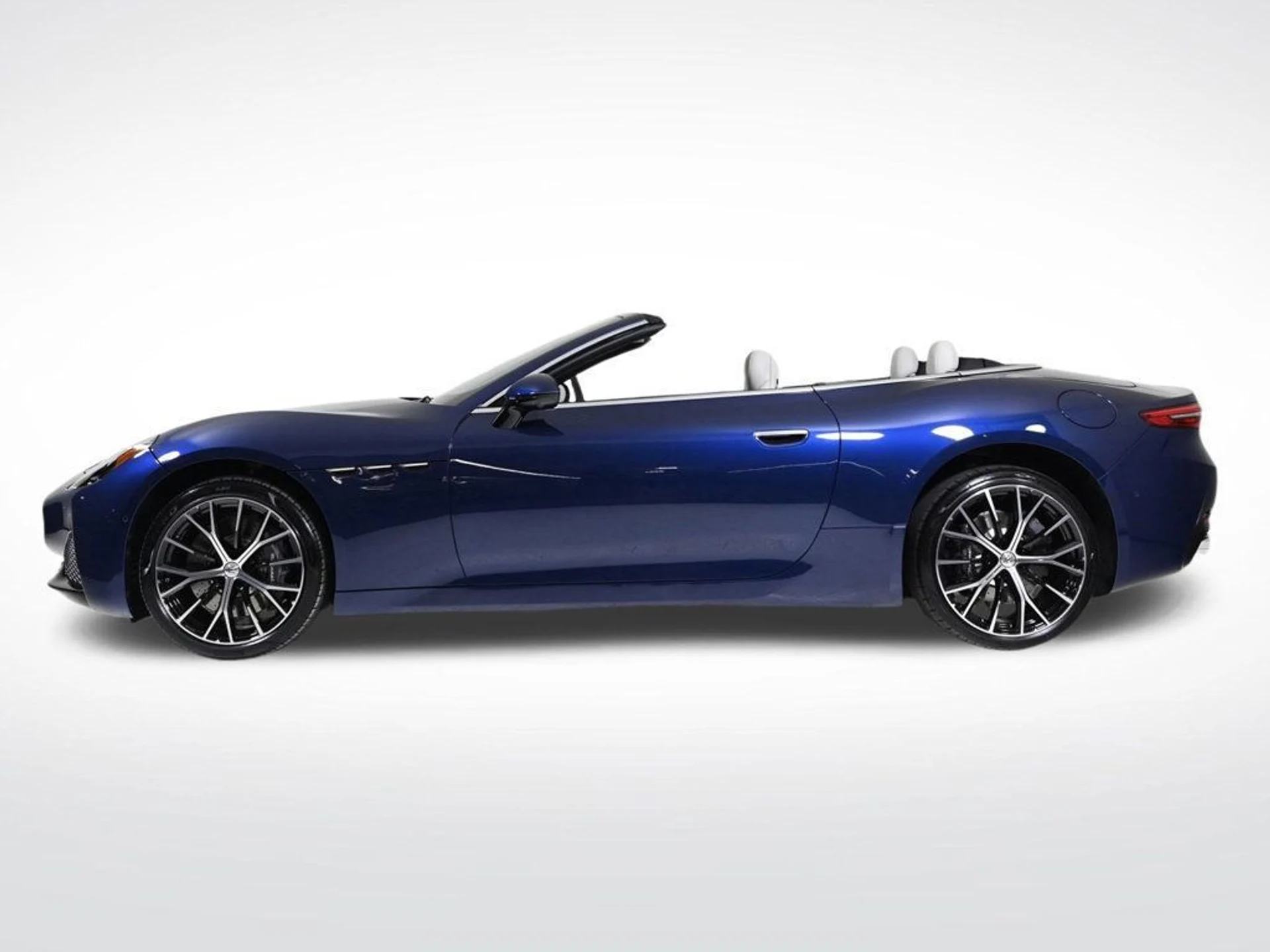 mph002_1901805080_new_2026_maserati_grancabrio_convertible_11350_22949331_2_1024_1b85c8c9ec