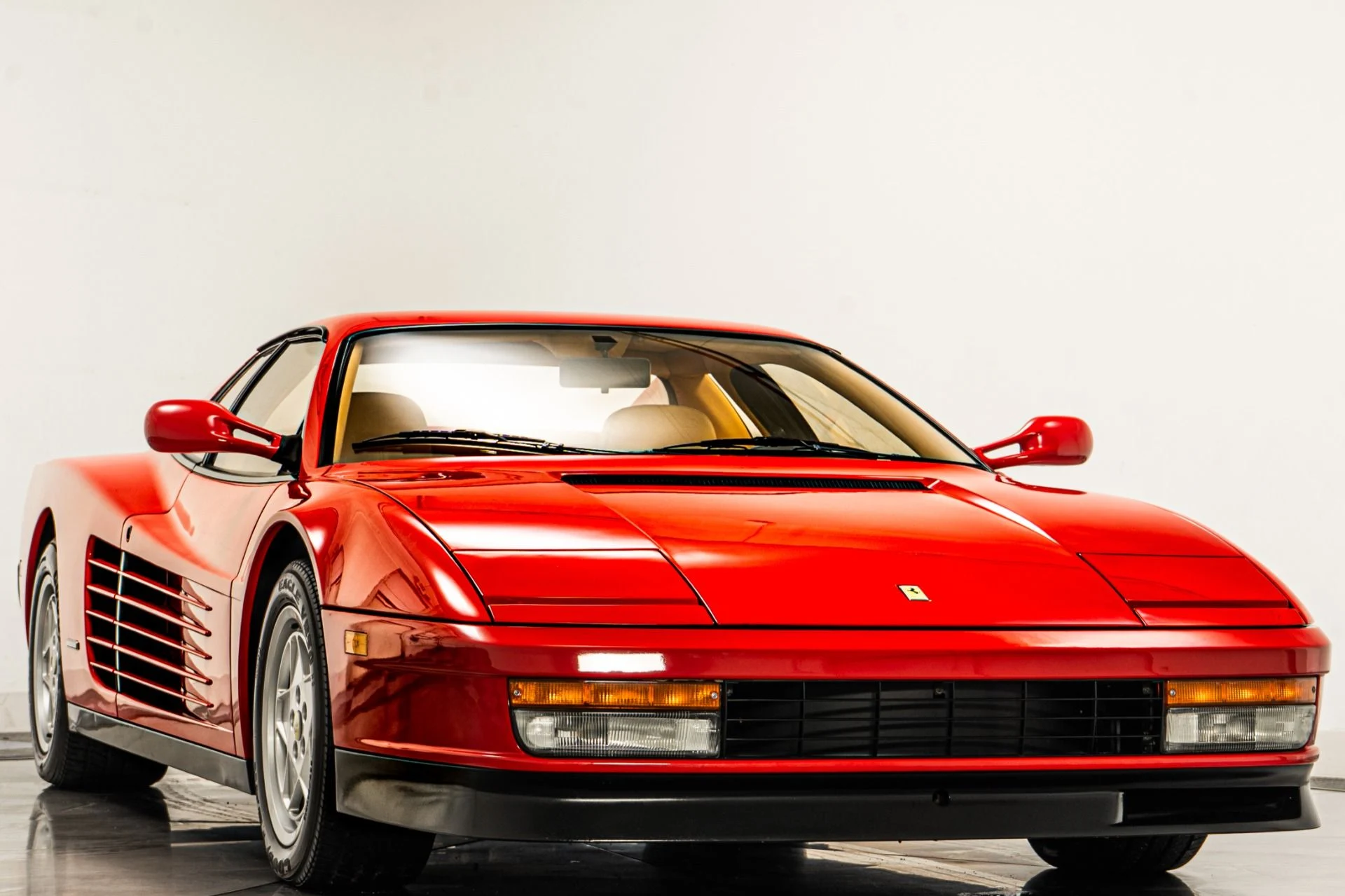 mph002_1915980736_Used_1988_Ferrari_Testarossa_1758663985_5a8a9a1c8e
