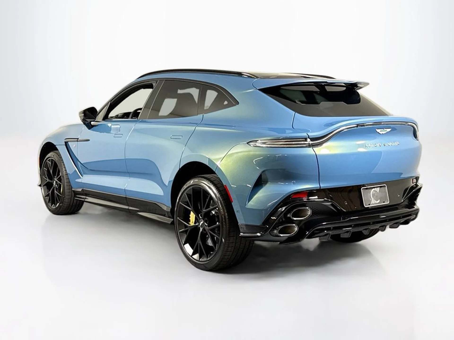 mph002_192275400_new_2026_aston_martin_dbx_sawd_11350_23059220_3_1024_b8abff2036