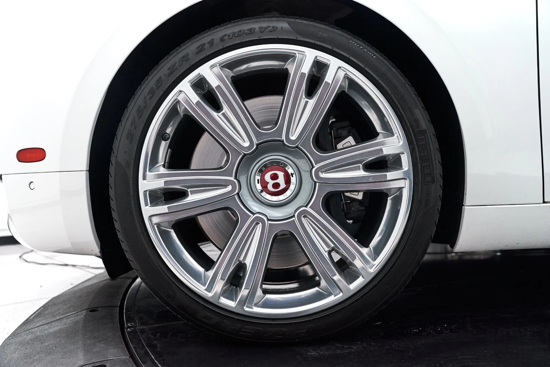mph002_1928458276_Used_2015_Bentley_Flying_Spur_V8_1615575338_6b5c56221b