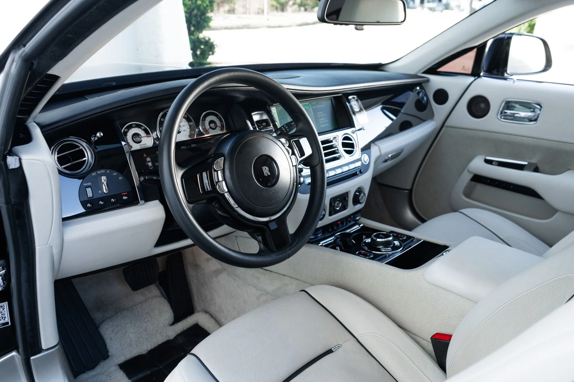 mph002_1929442211_Used_2014_Rolls_Royce_Wraith_1761760080_9c890815f7