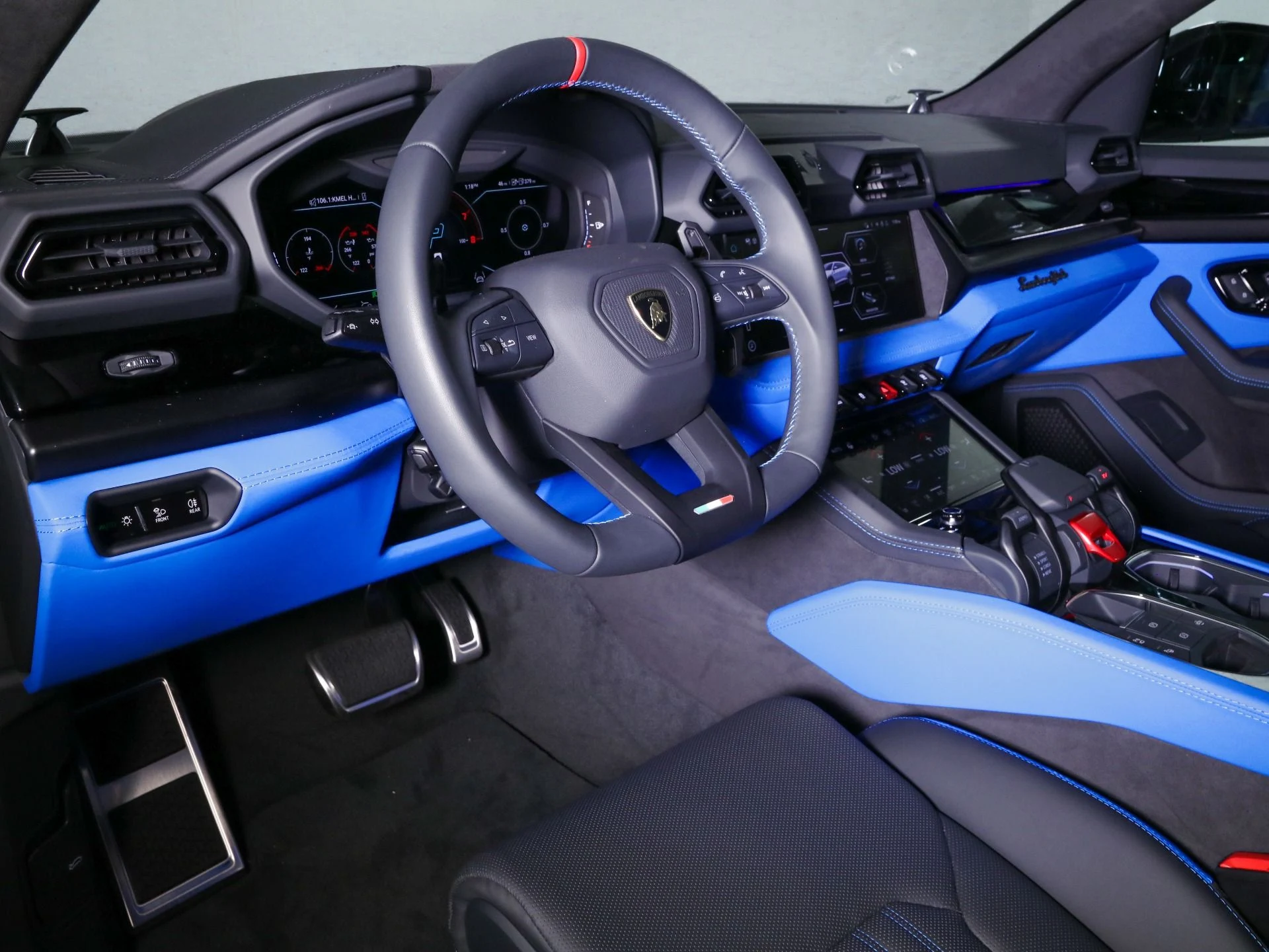 mph002_192997056_New_2025_Lamborghini_Urus_SE_1760068344_d5c8ebdc64