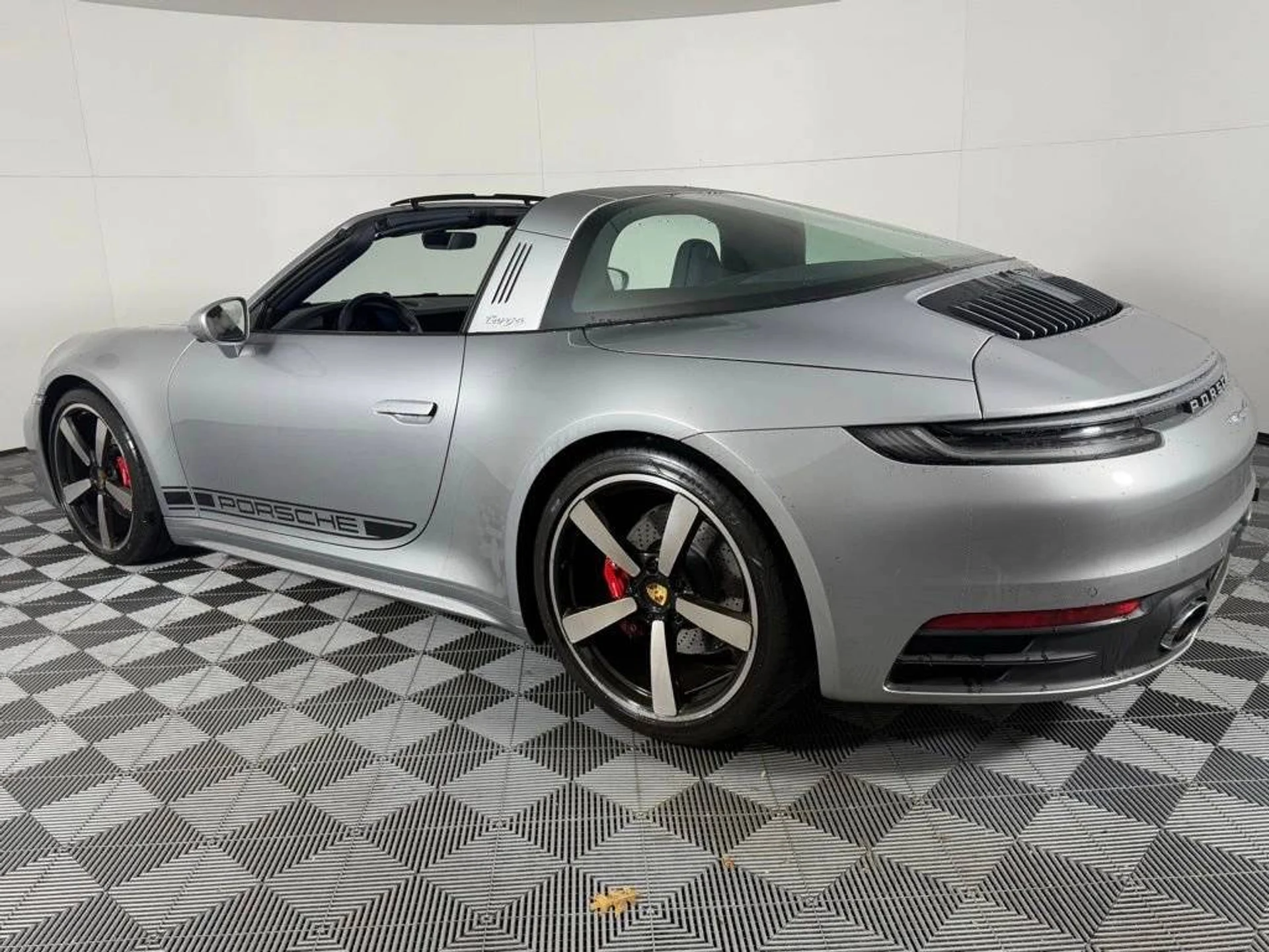 mph002_1933629649_1280_5efe4f2336