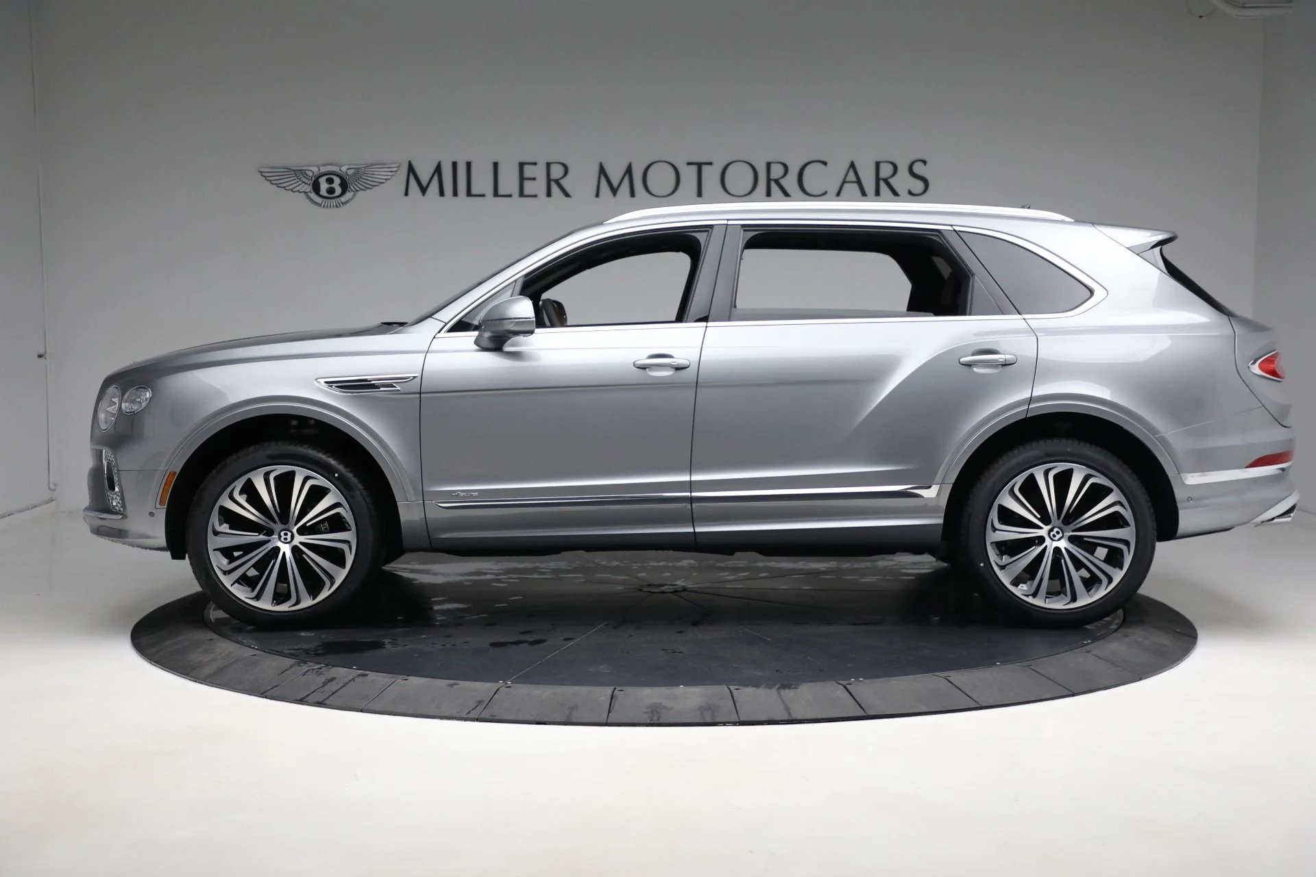 mph002_1934725960_Used_2023_Bentley_Bentayga_EWB_Azure_V8_0214001f07
