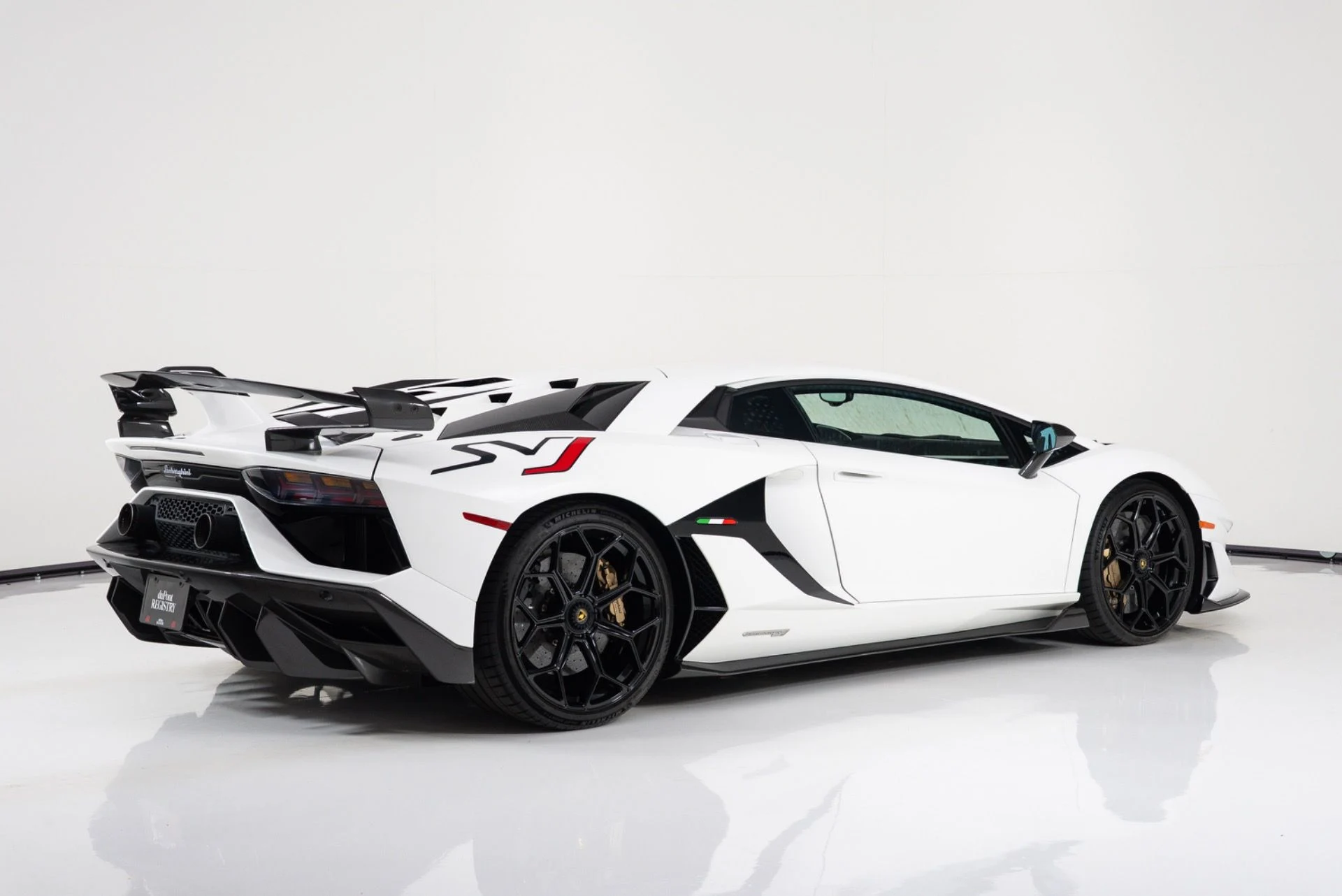 mph002_1940648715_Used_2019_Lamborghini_Aventador_SVJ_1782851530_f8917e9898